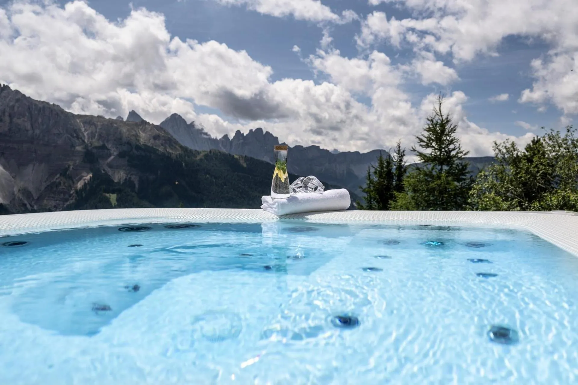 Hot Tub in Berghotel Schlemmer