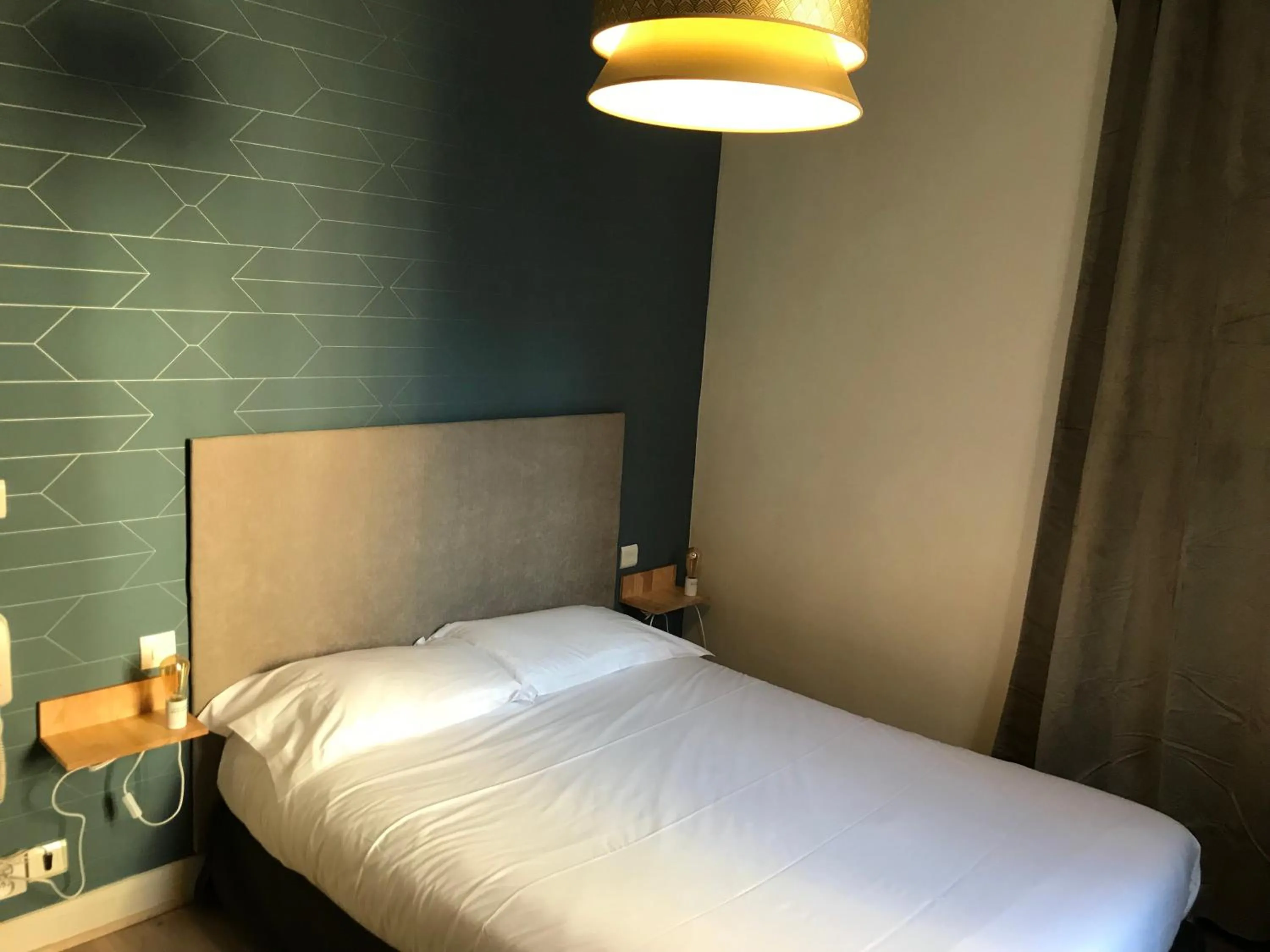 Bed in Hôtel L'Estran