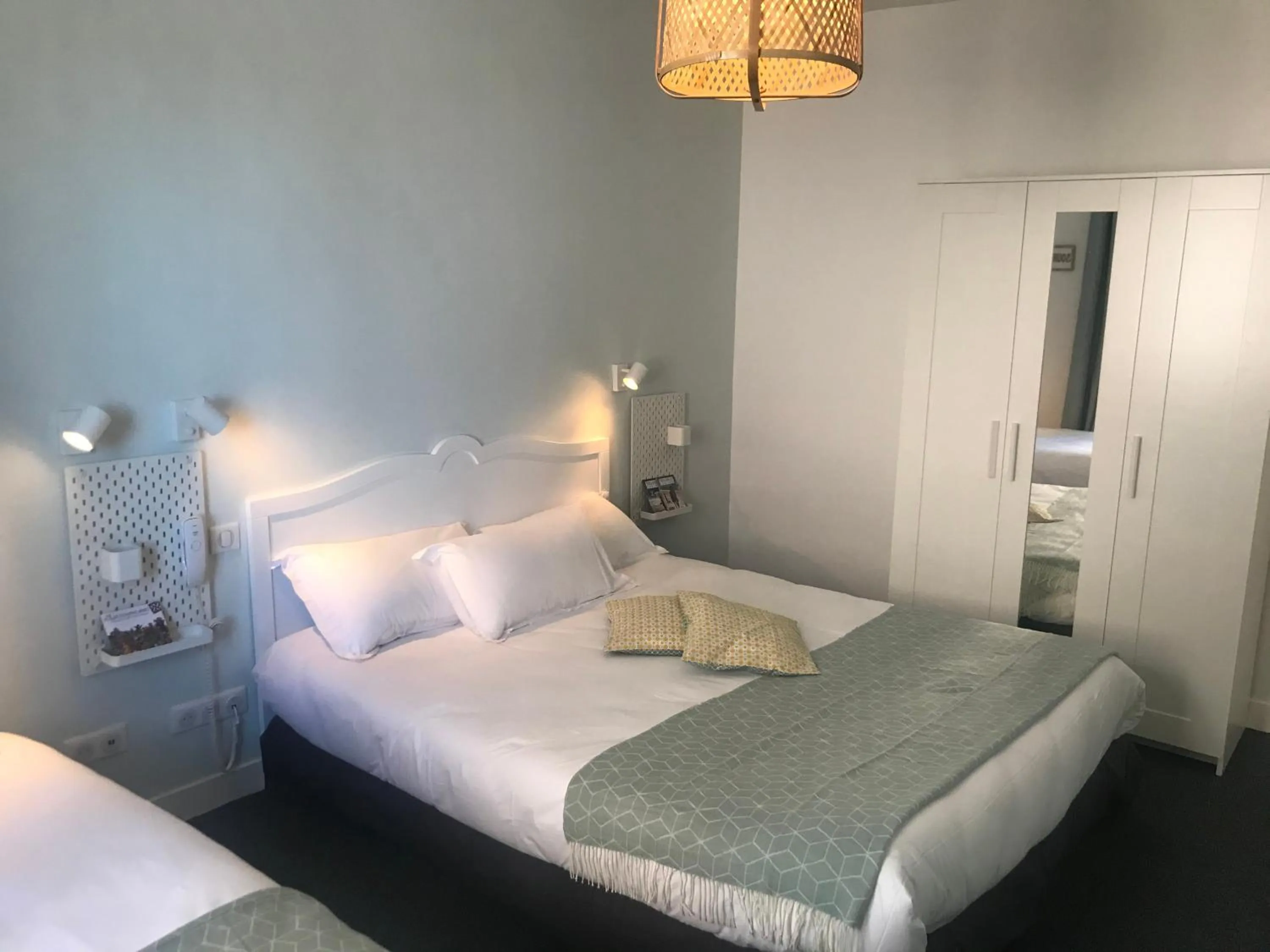 Bed in Hôtel L'Estran