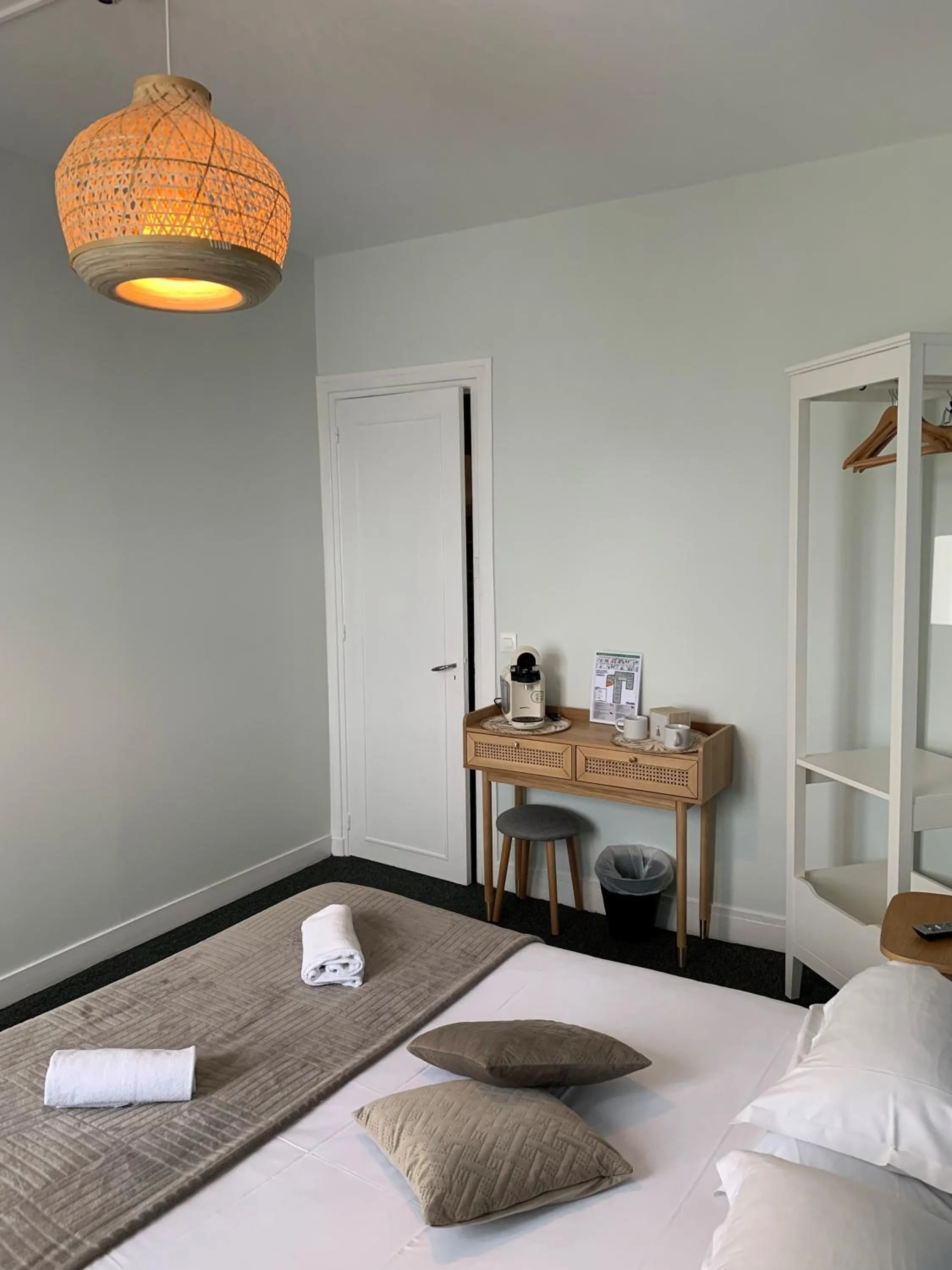 Bed in Hôtel L'Estran