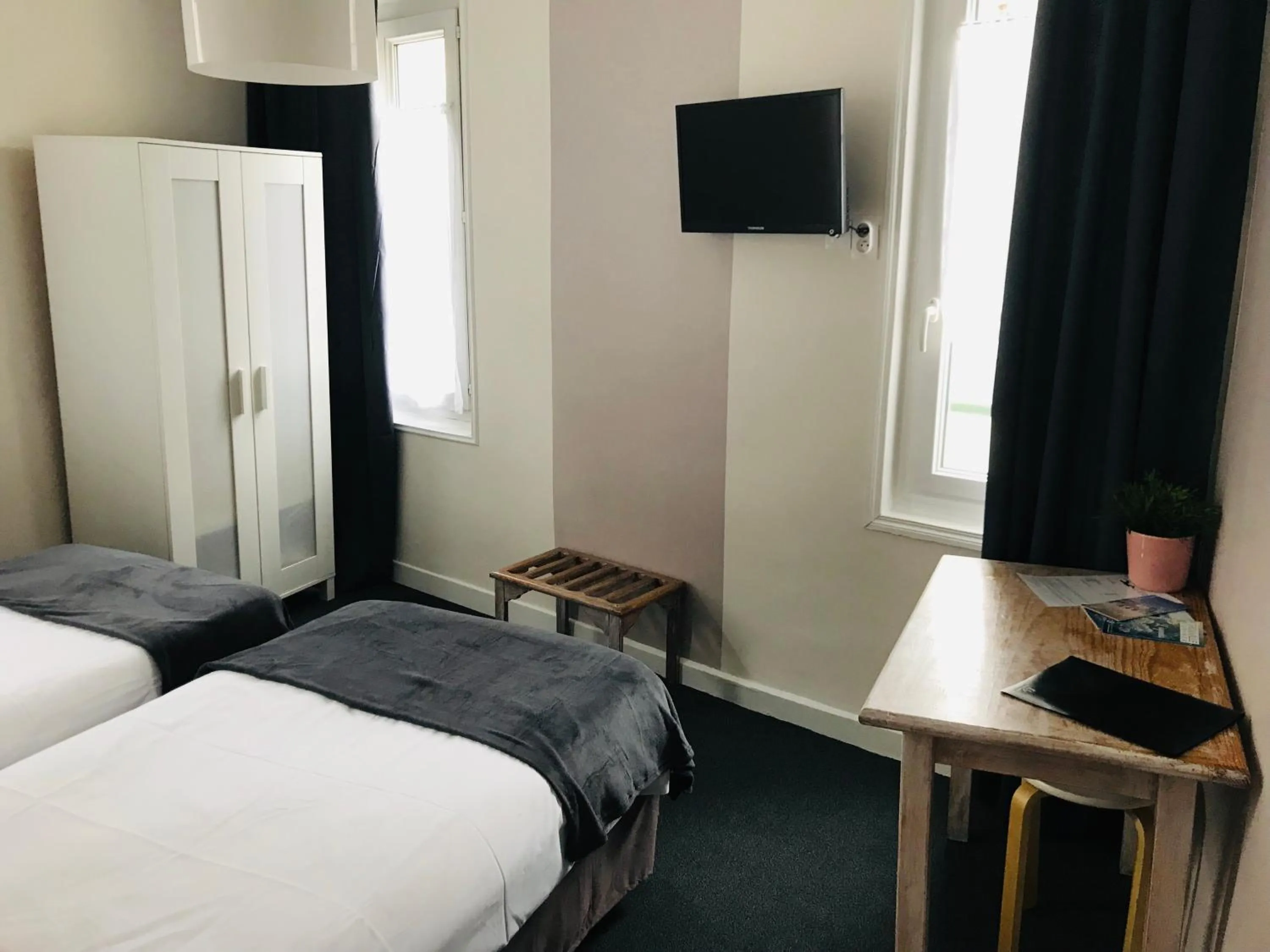 Bed in Hôtel L'Estran