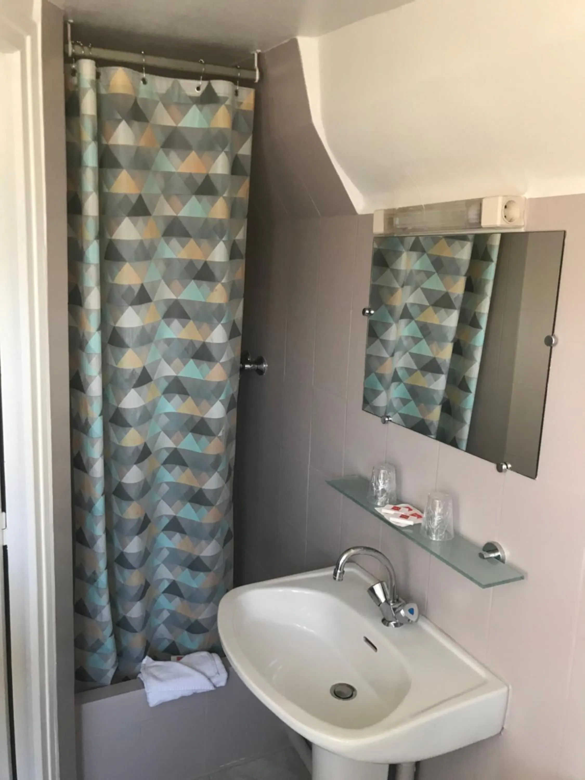 Bathroom in Hôtel L'Estran