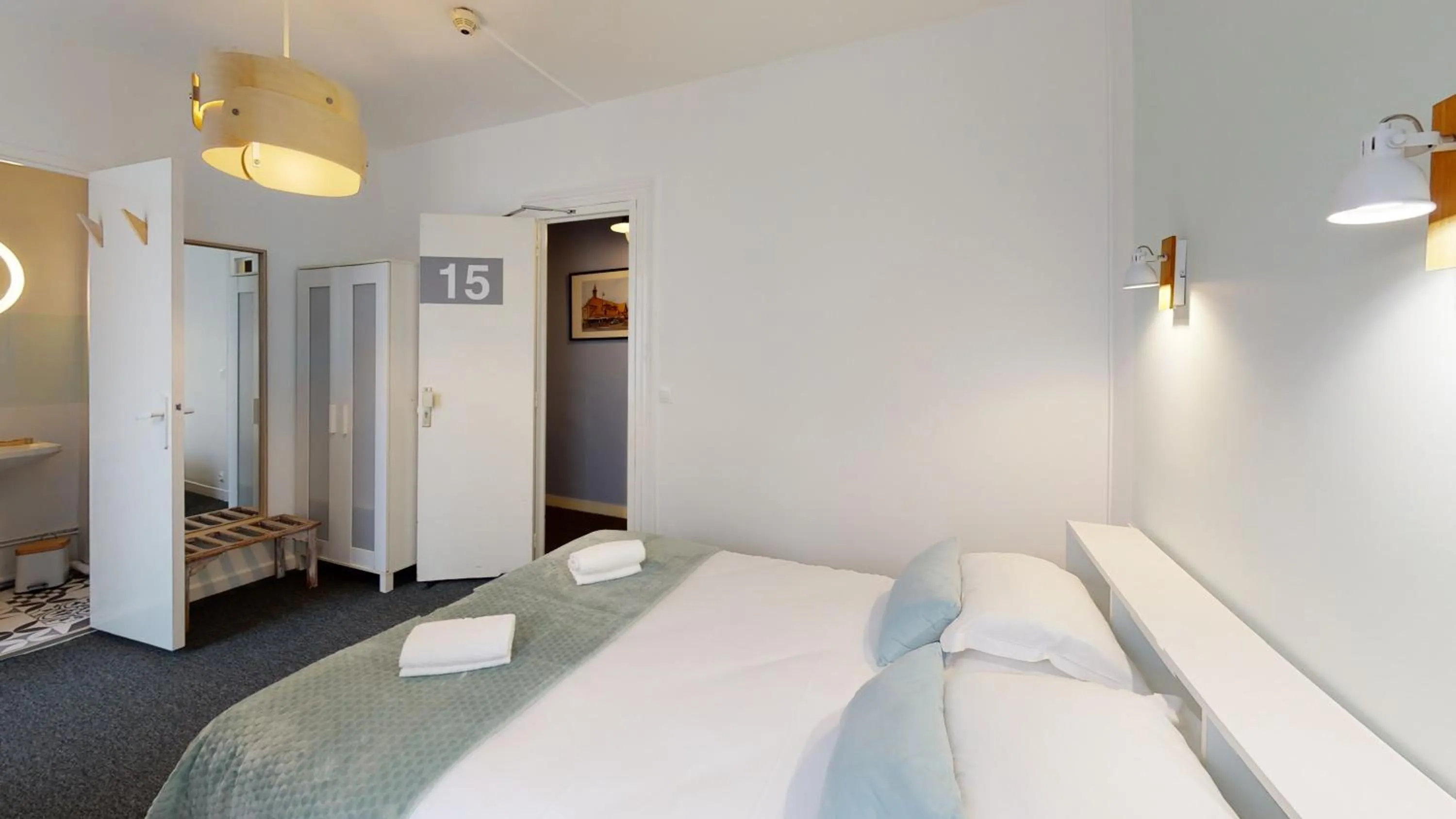 Bed in Hôtel L'Estran