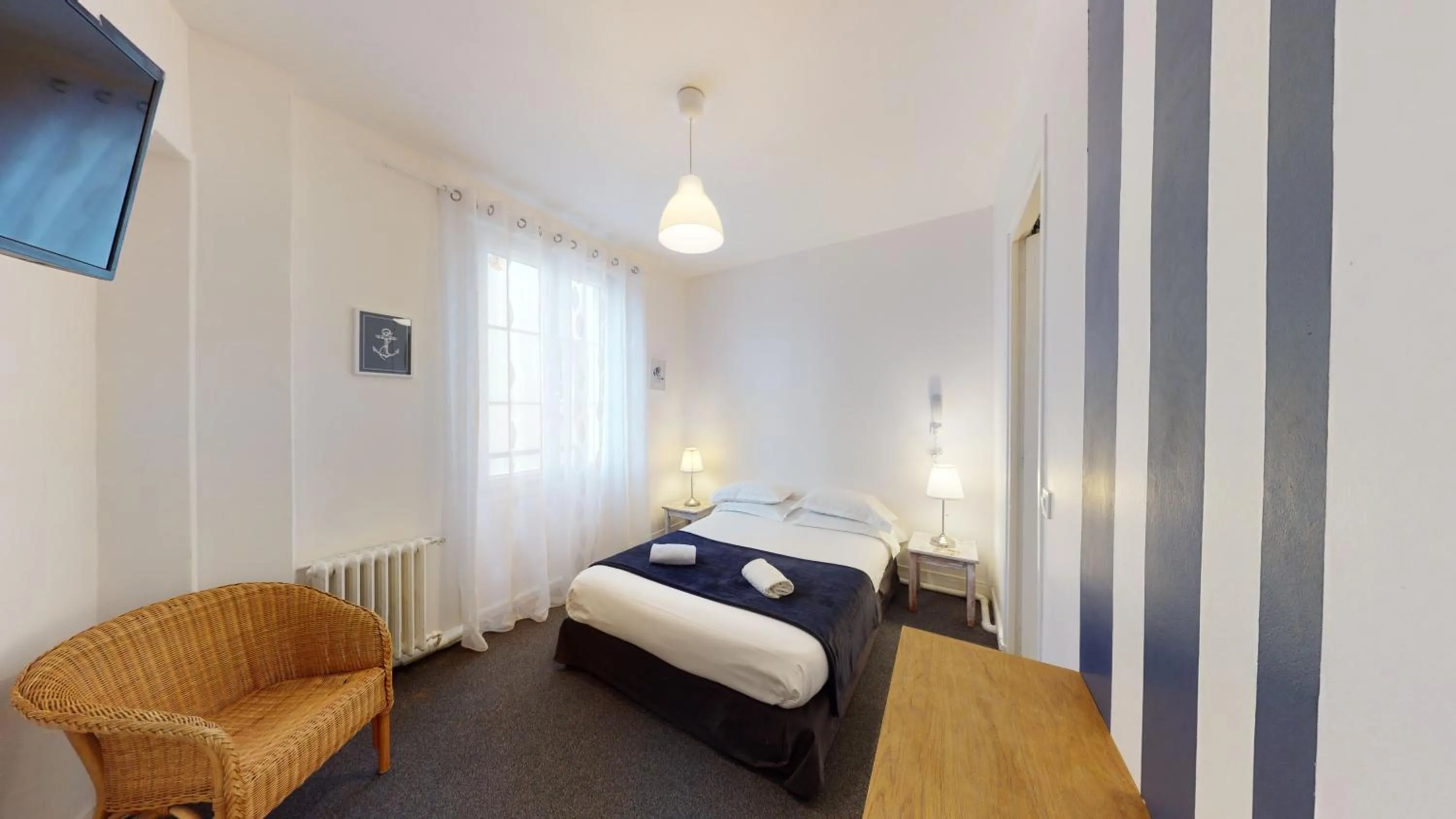 Bed in Hôtel L'Estran