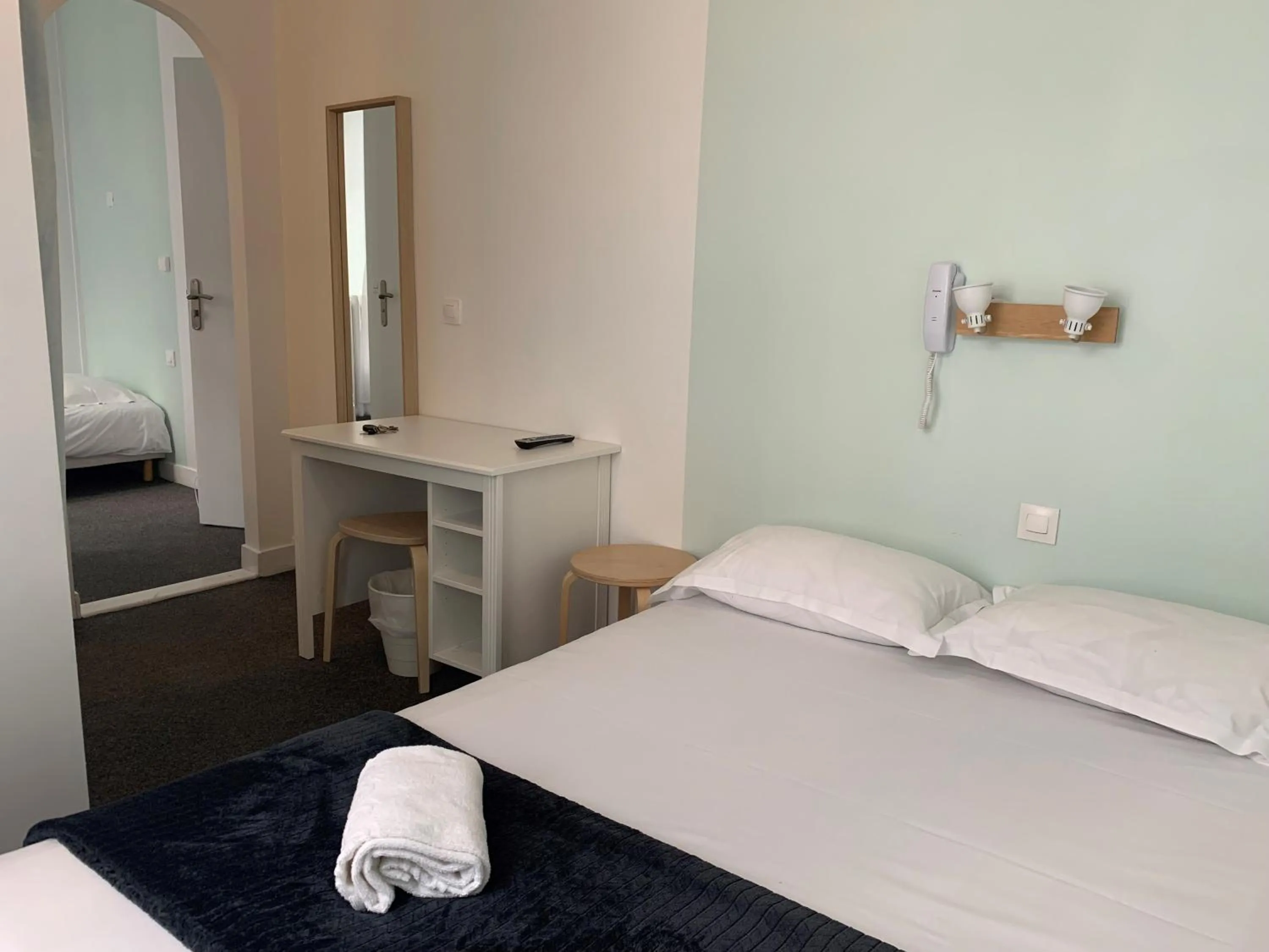 Bed in Hôtel L'Estran