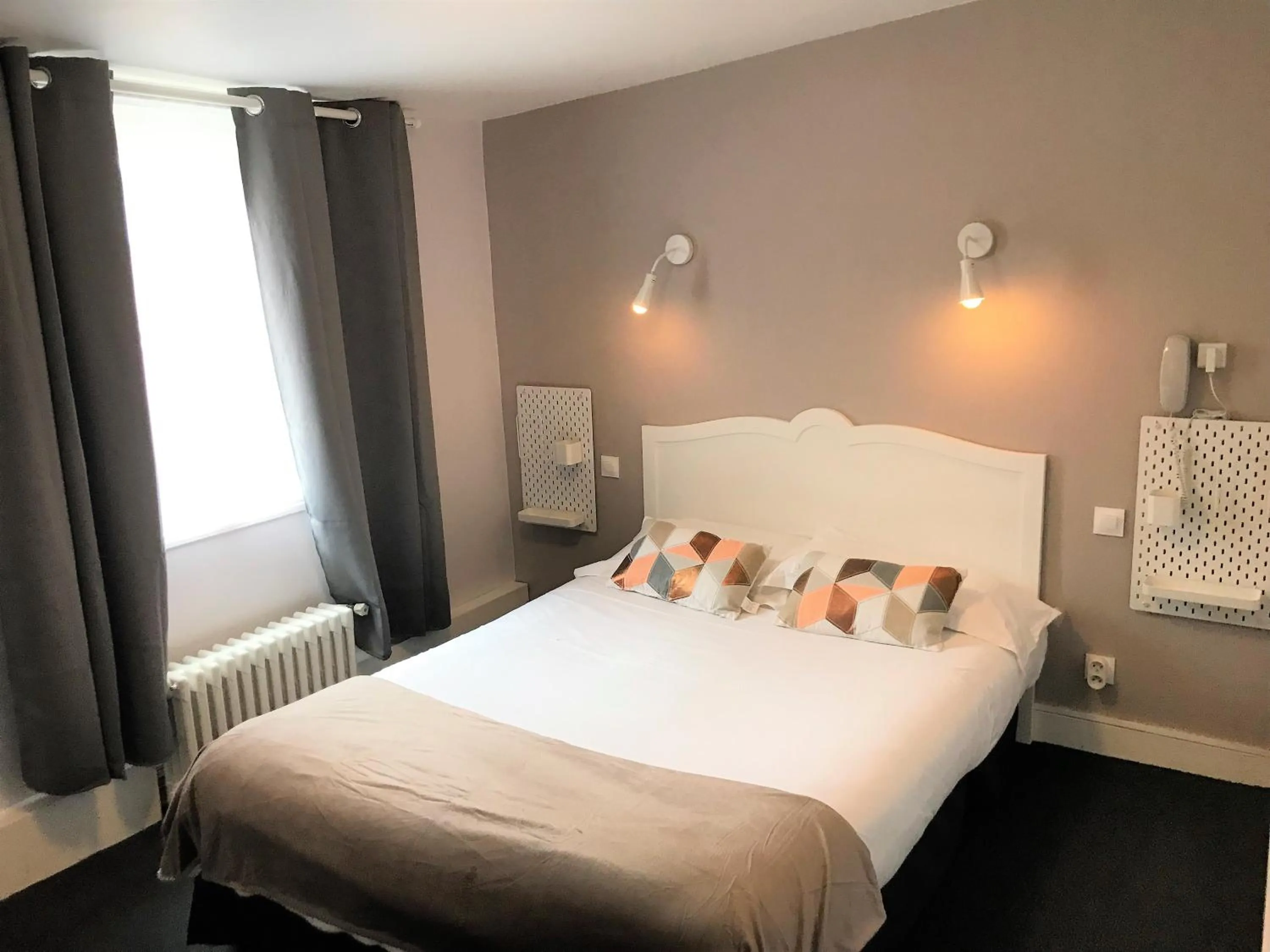 Bed in Hôtel L'Estran