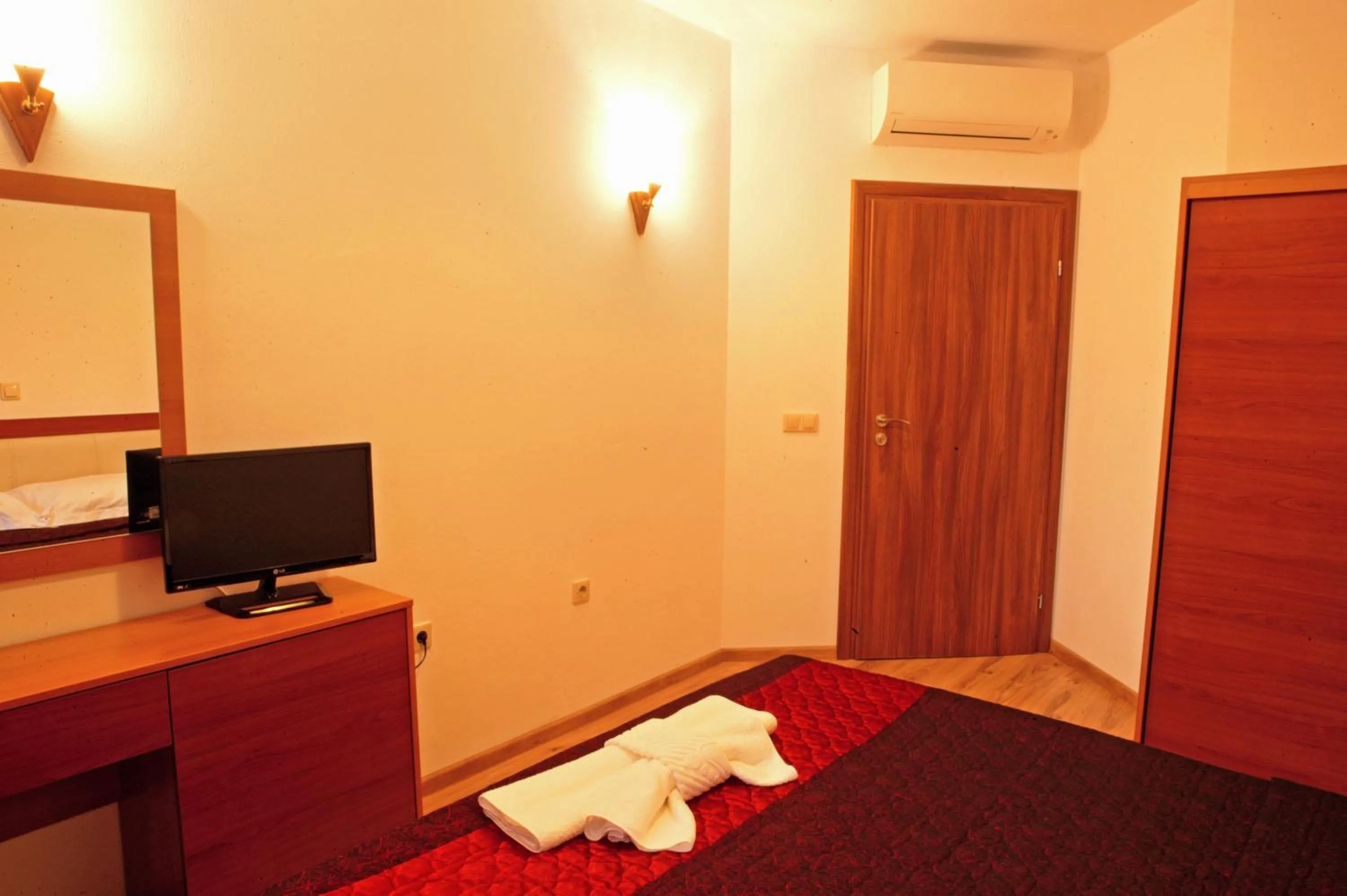 Bedroom in Hotel Orehite-G