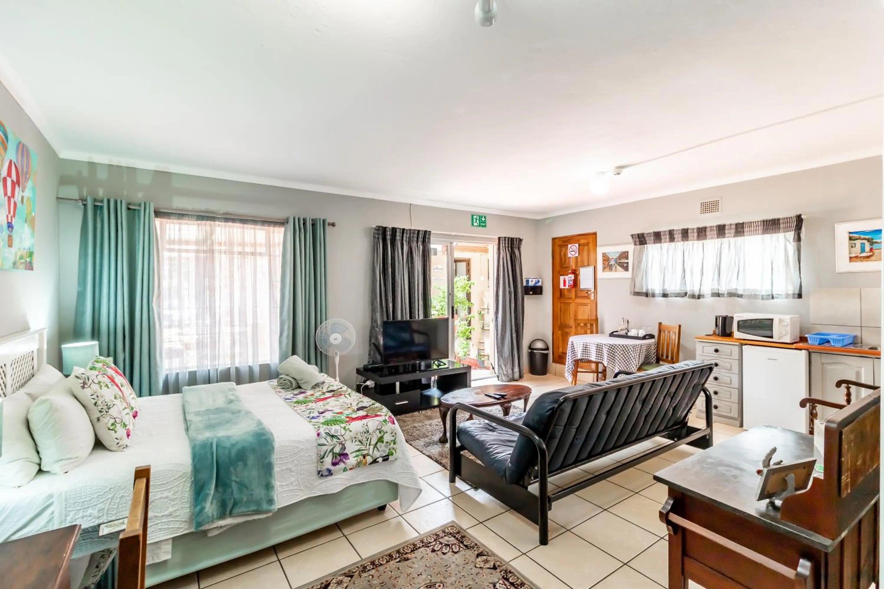 TV and multimedia, Bed in Berghaan Pretoria