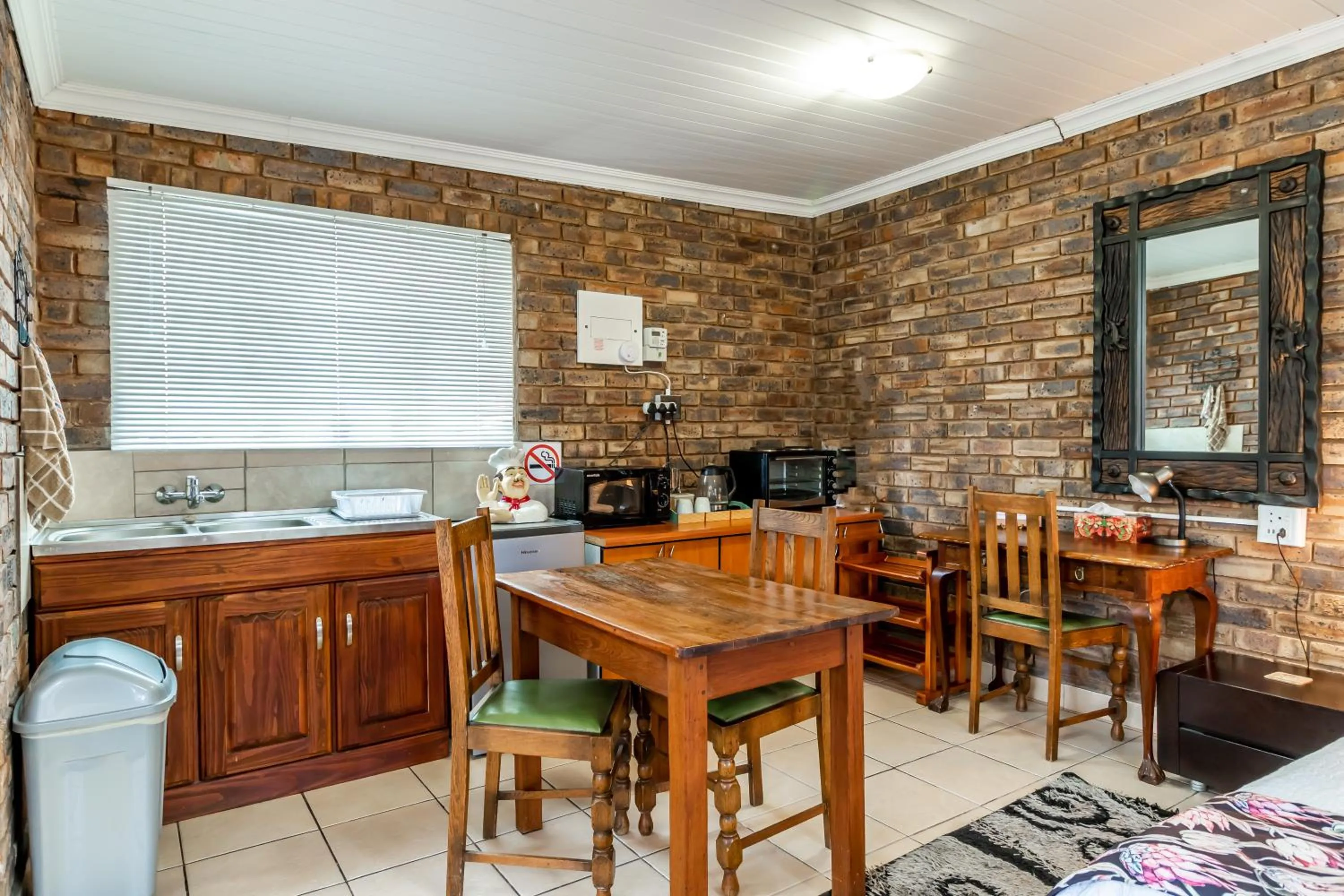 Kitchen or kitchenette in Berghaan Pretoria