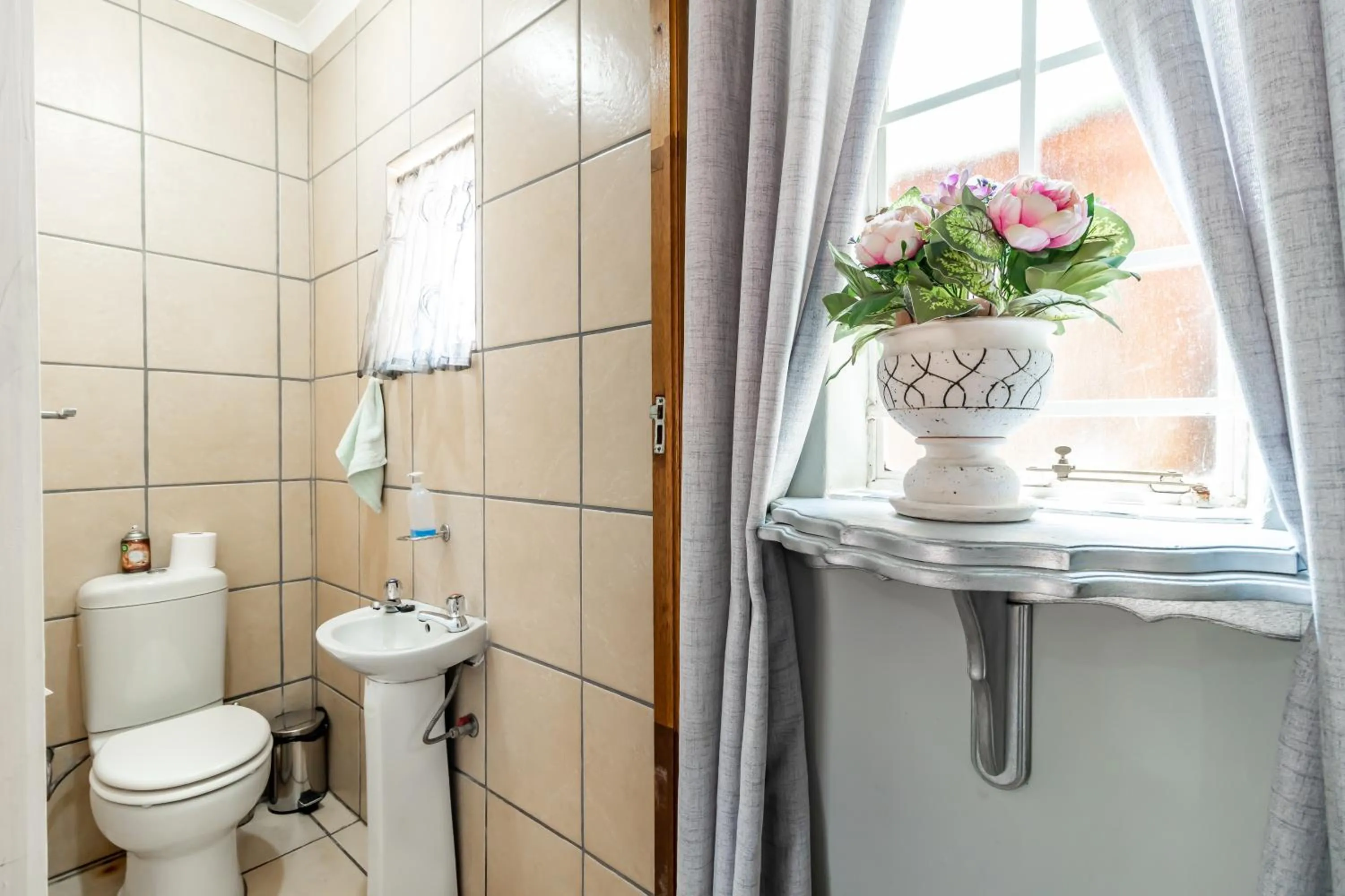 Toilet in Berghaan Pretoria