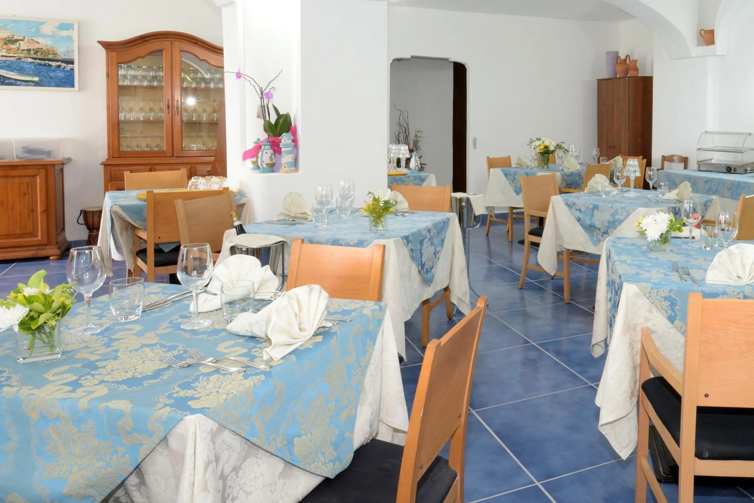 Restaurant/places to eat in Hotel La Ninfea