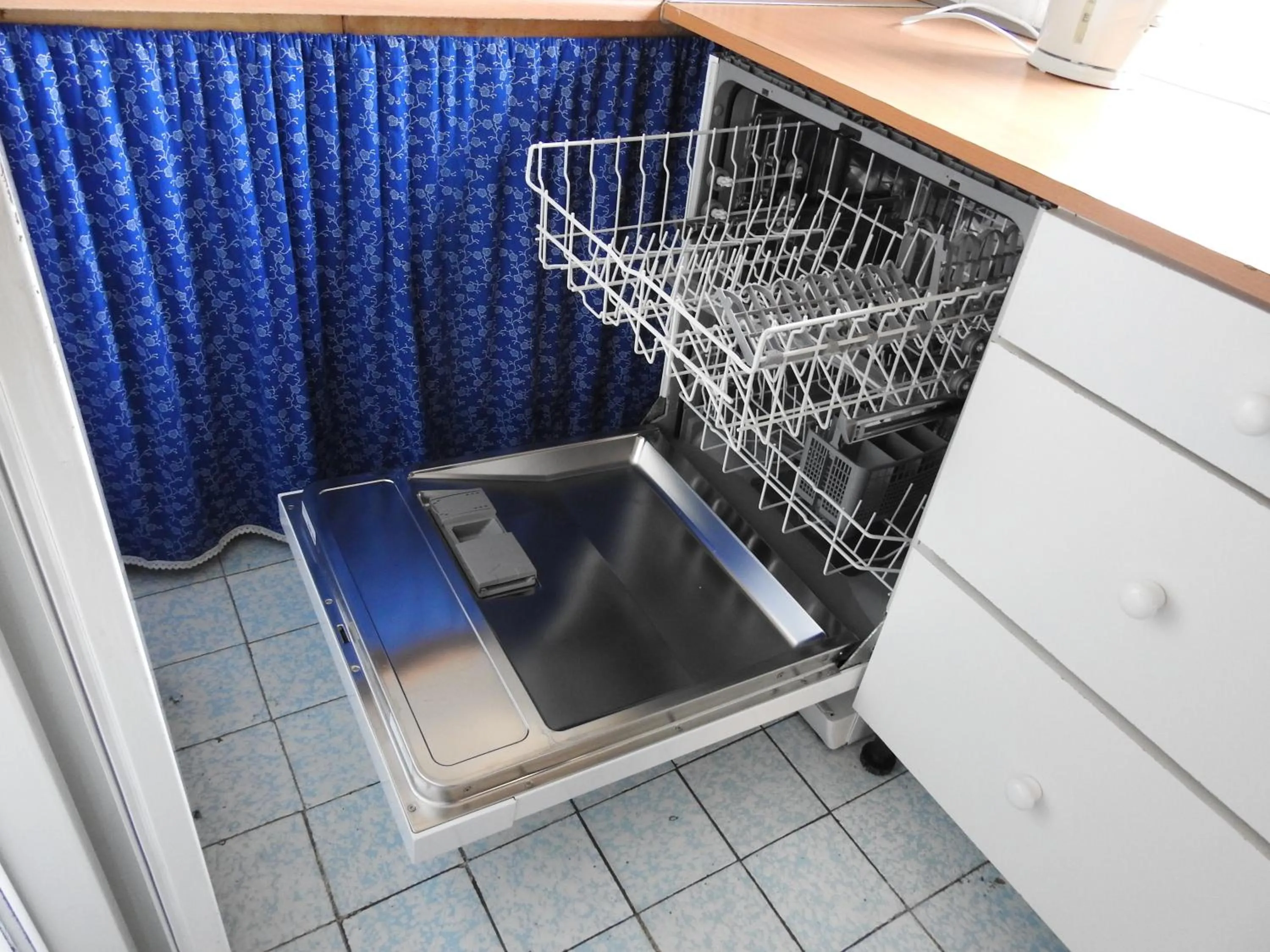 Kitchen or kitchenette in Lake Vendégház