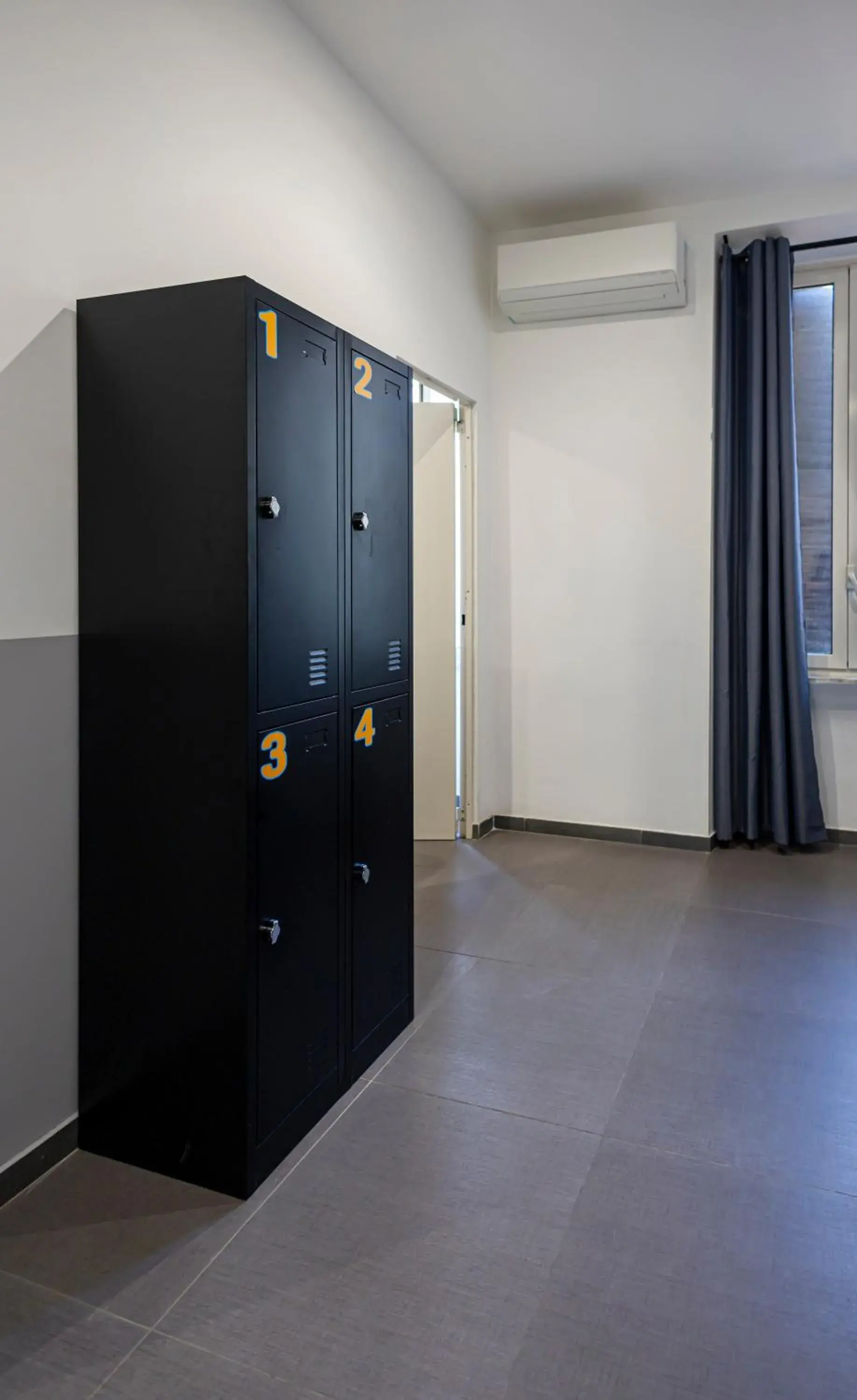 Bed in 8-Bed Mixed Dormitory Room in Melting Pot Rome Bed in 8-Bed Mixed Dormitory Room in Melting Pot Rome