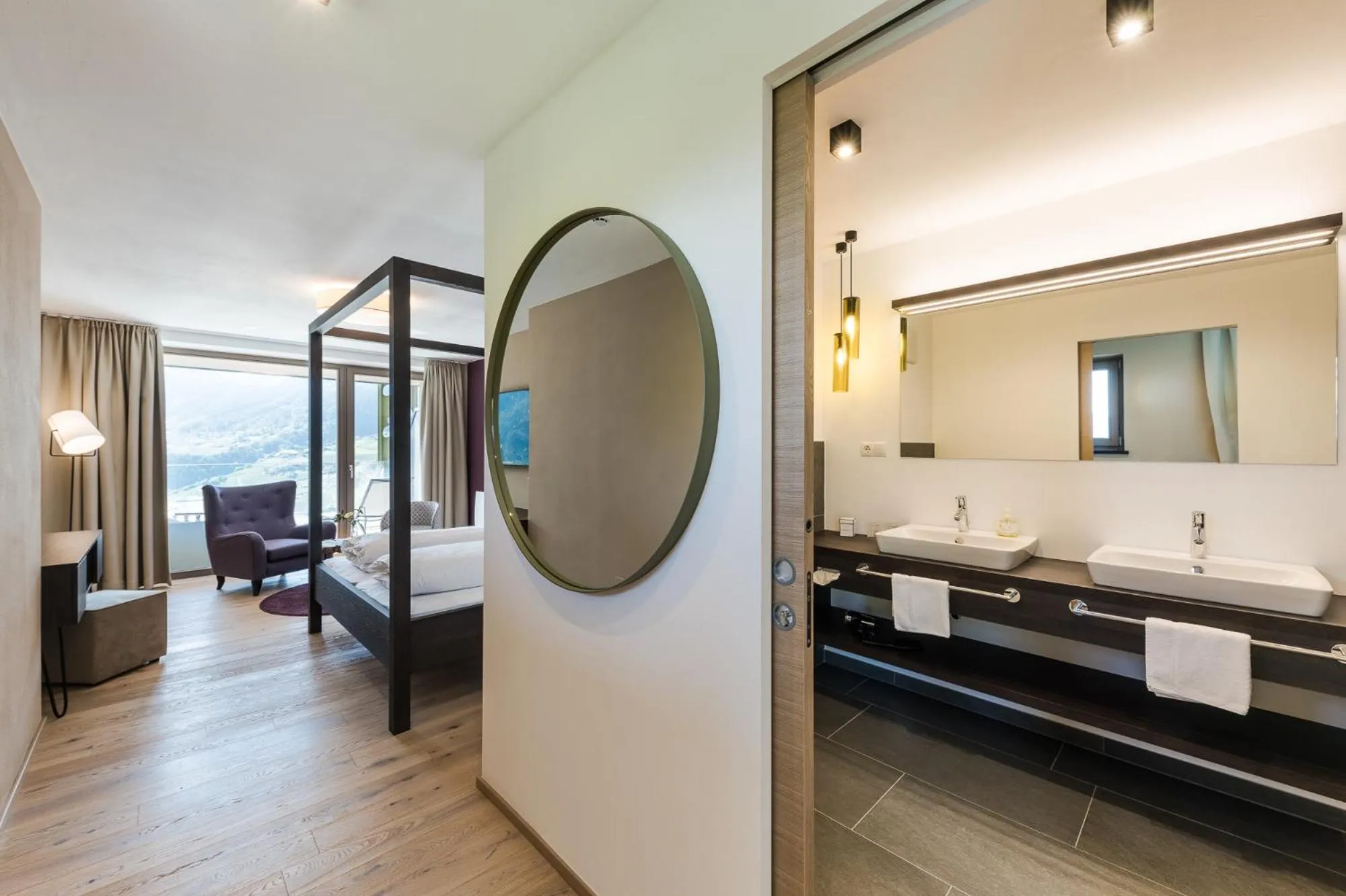 Bed in Oliven- & Genusshotel Hirzer