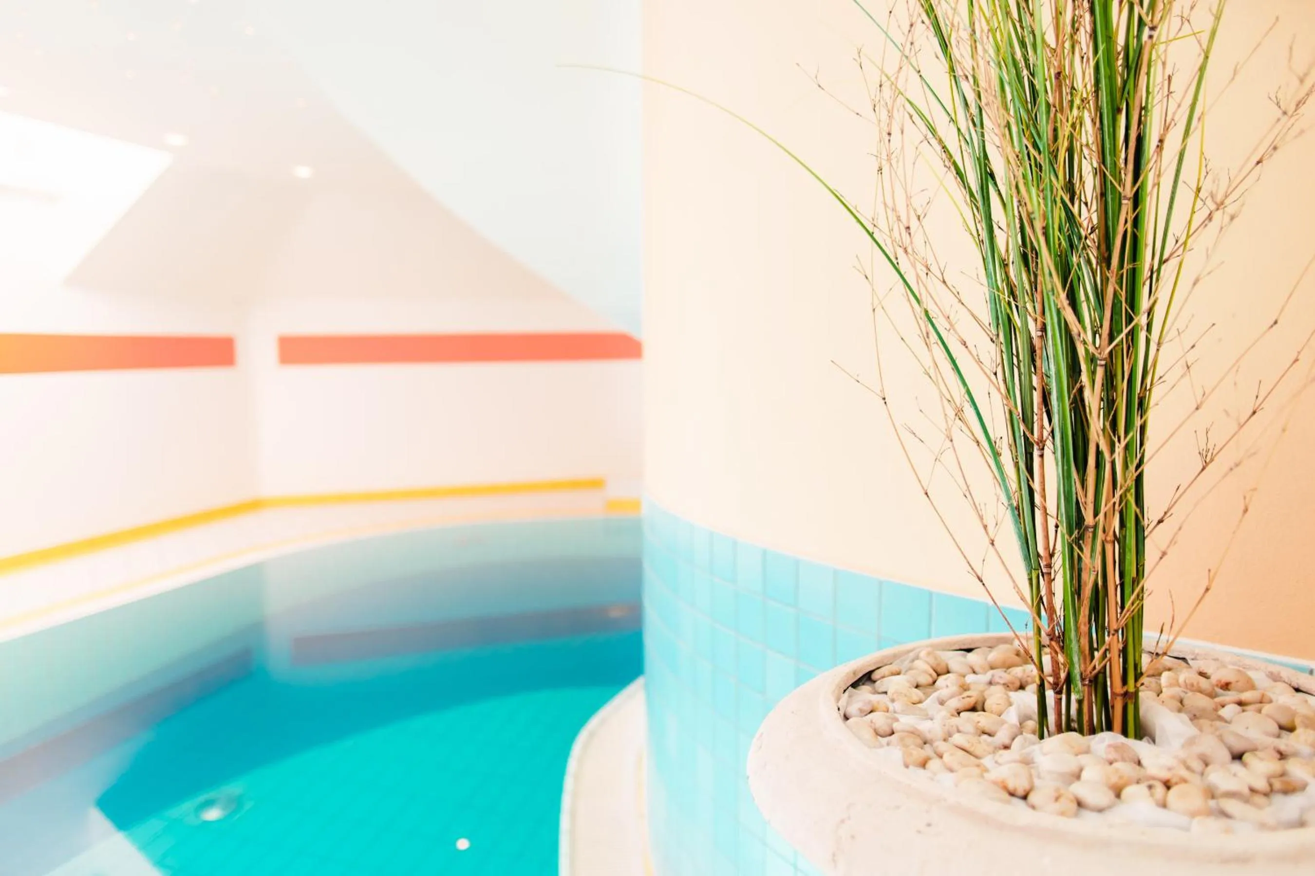 Swimming pool in Oliven- & Genusshotel Hirzer