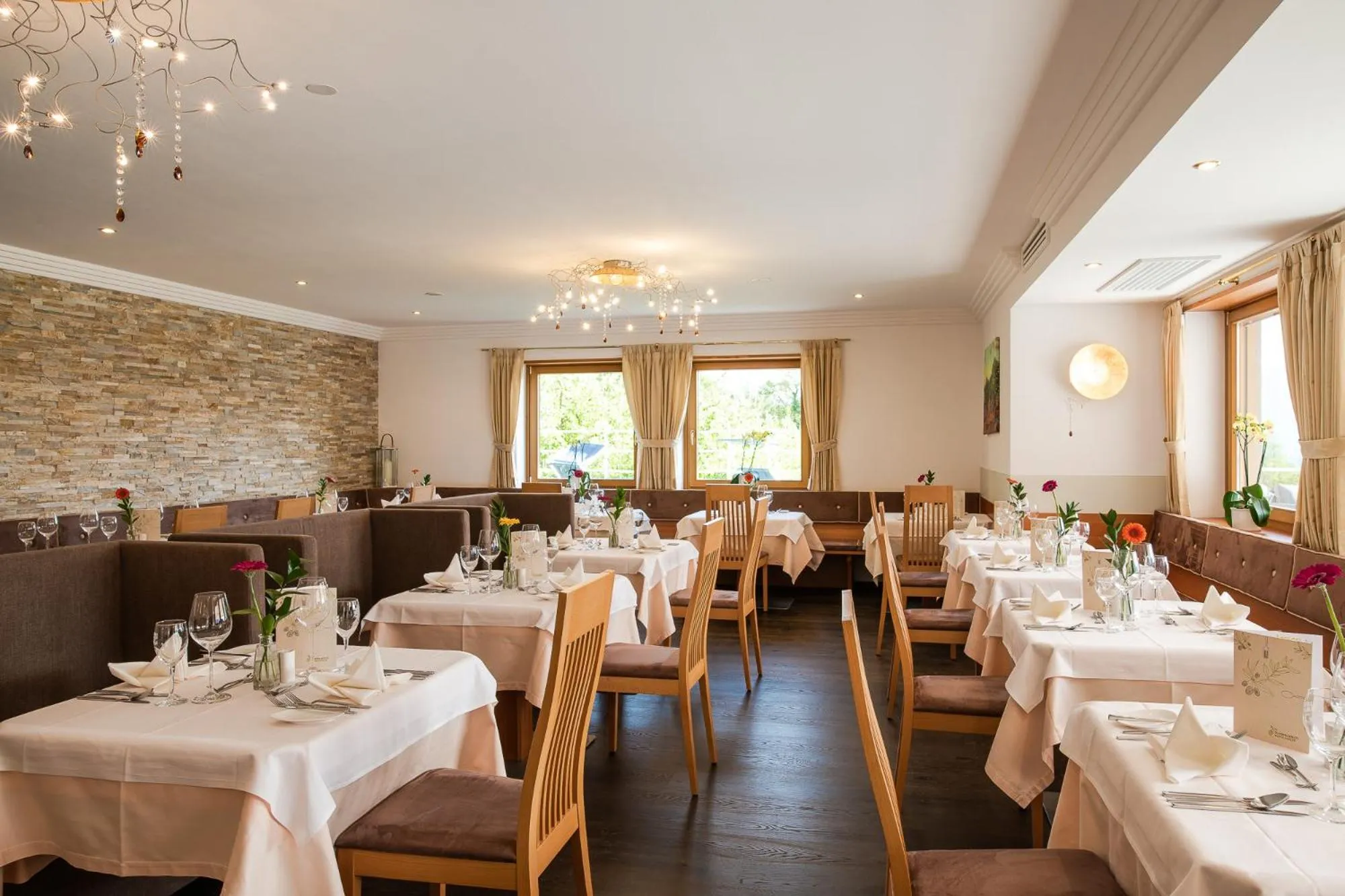 Restaurant/places to eat in Oliven- & Genusshotel Hirzer