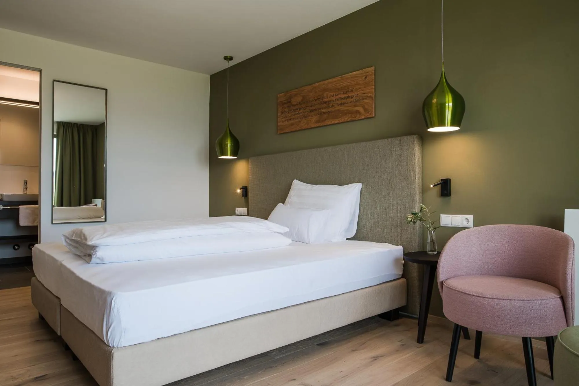 Bed in Oliven- & Genusshotel Hirzer