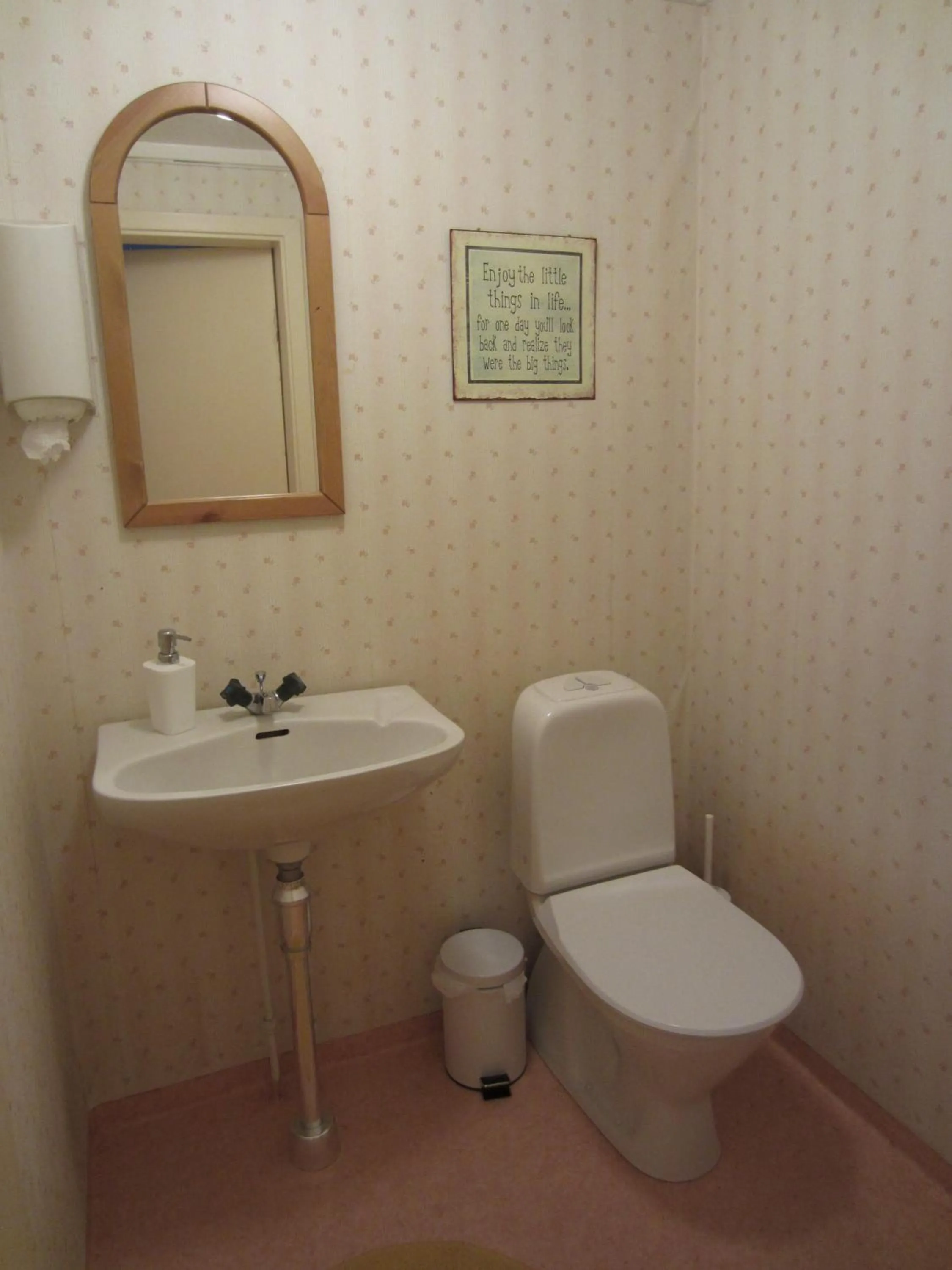 Toilet in Sörnäsgården Bed & Breakfast