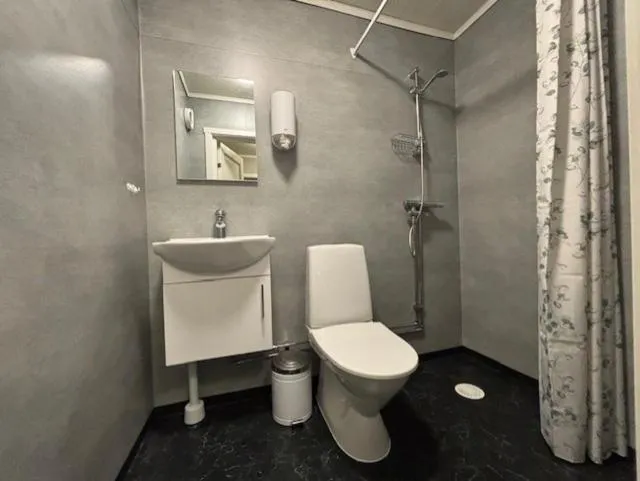 Shower in Sörnäsgården Bed & Breakfast