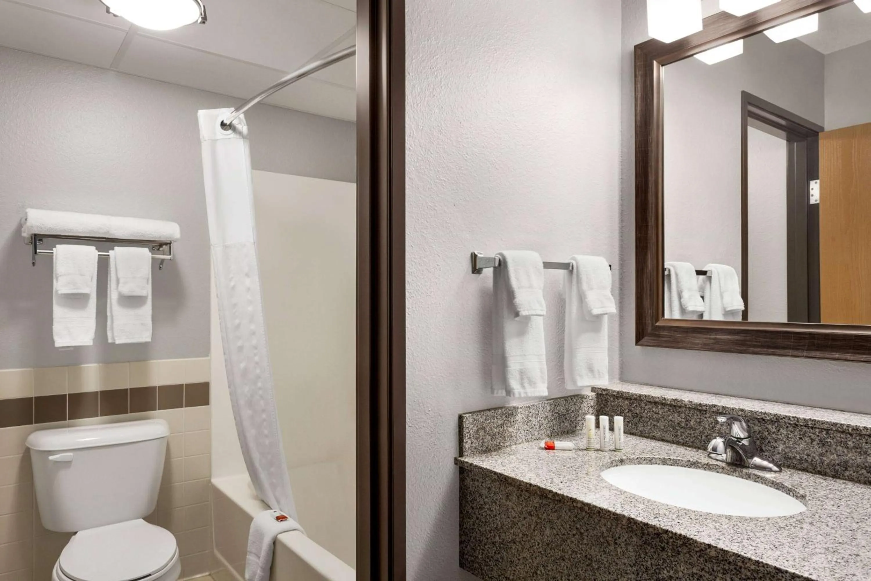 TV and multimedia in AmericInn by Wyndham Sauk Centre