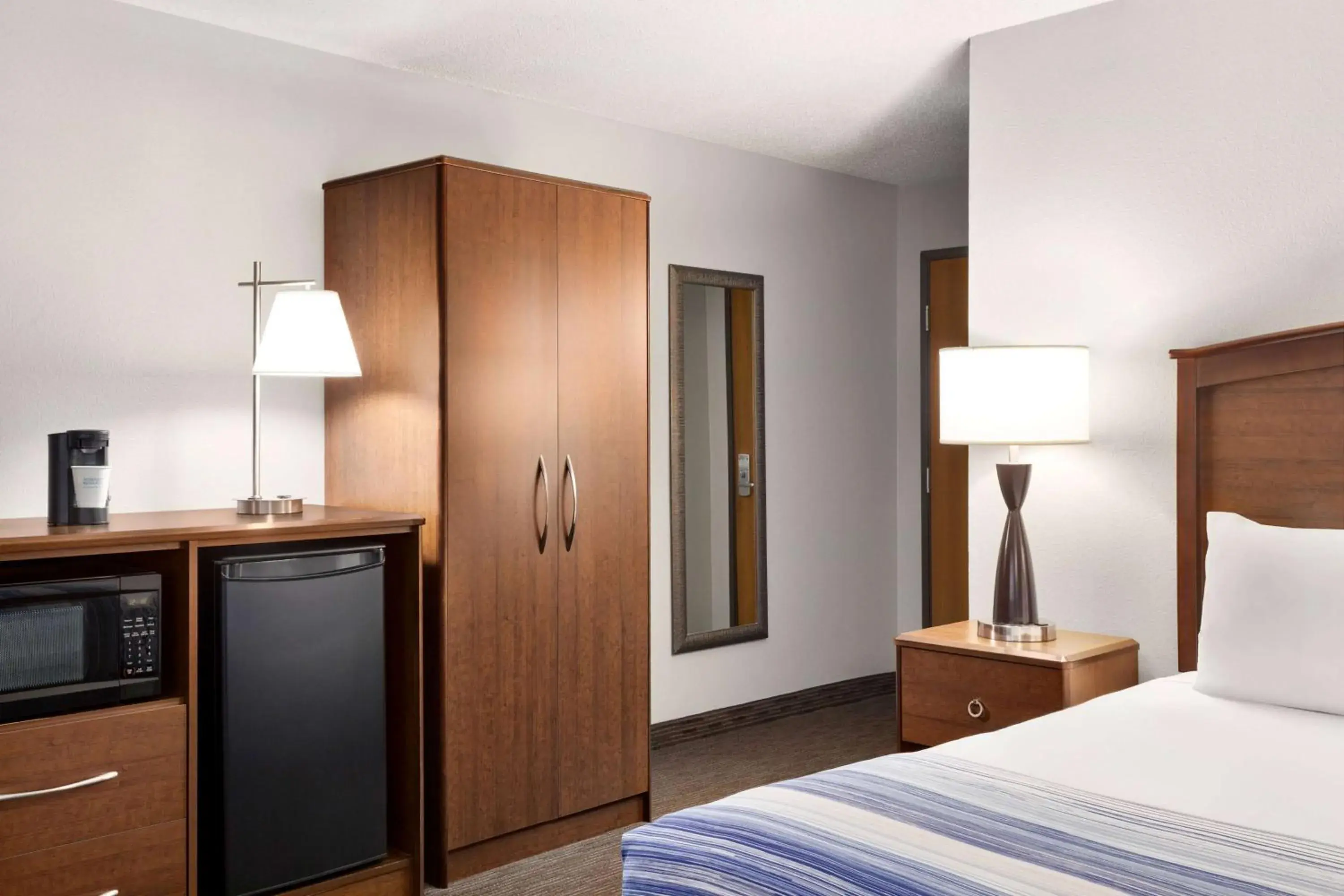 Photo of the whole room, Bed in AmericInn by Wyndham Sauk Centre Photo of the whole room, Bed in AmericInn by Wyndham Sauk Centre