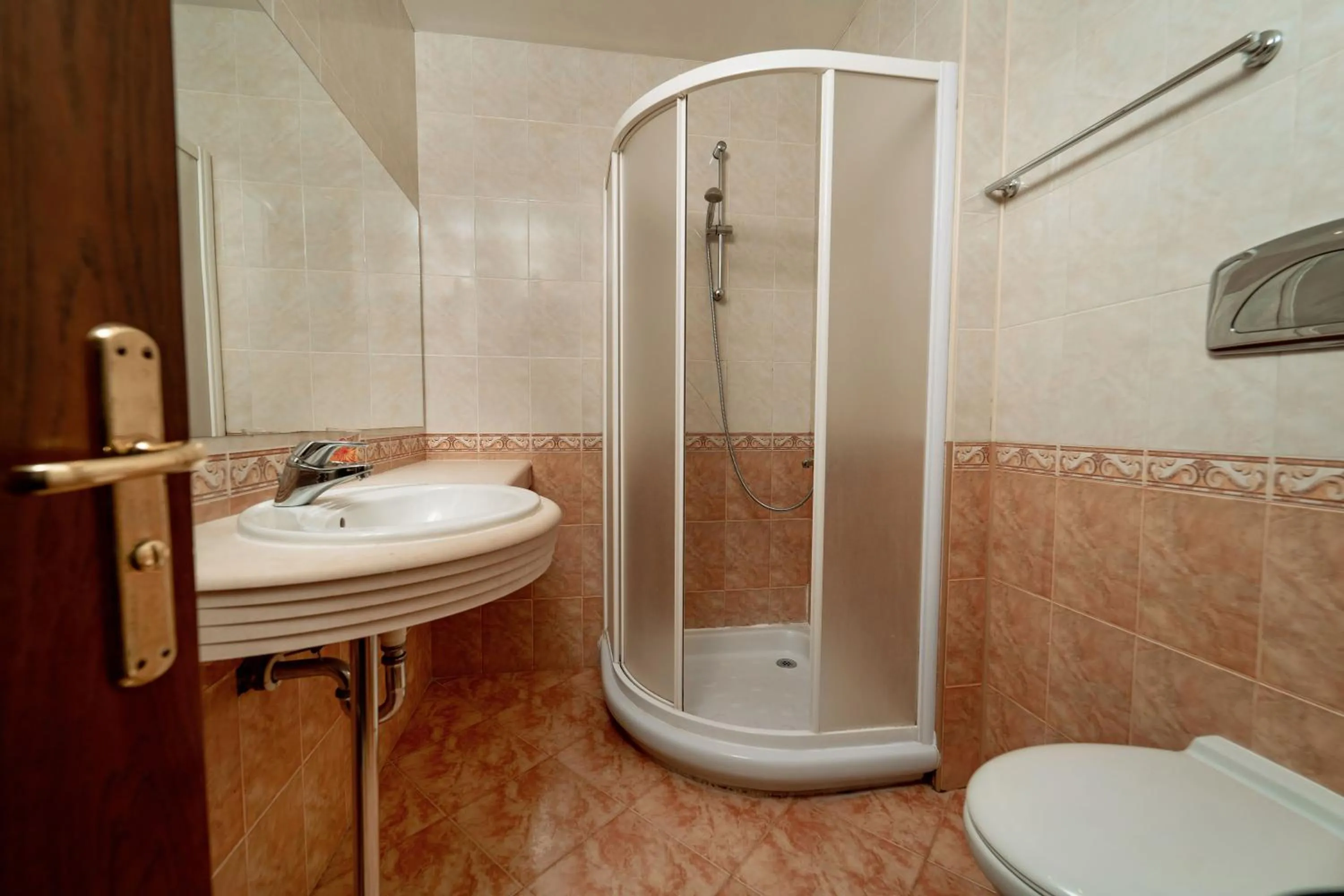 Bathroom in Hotel Winpalace