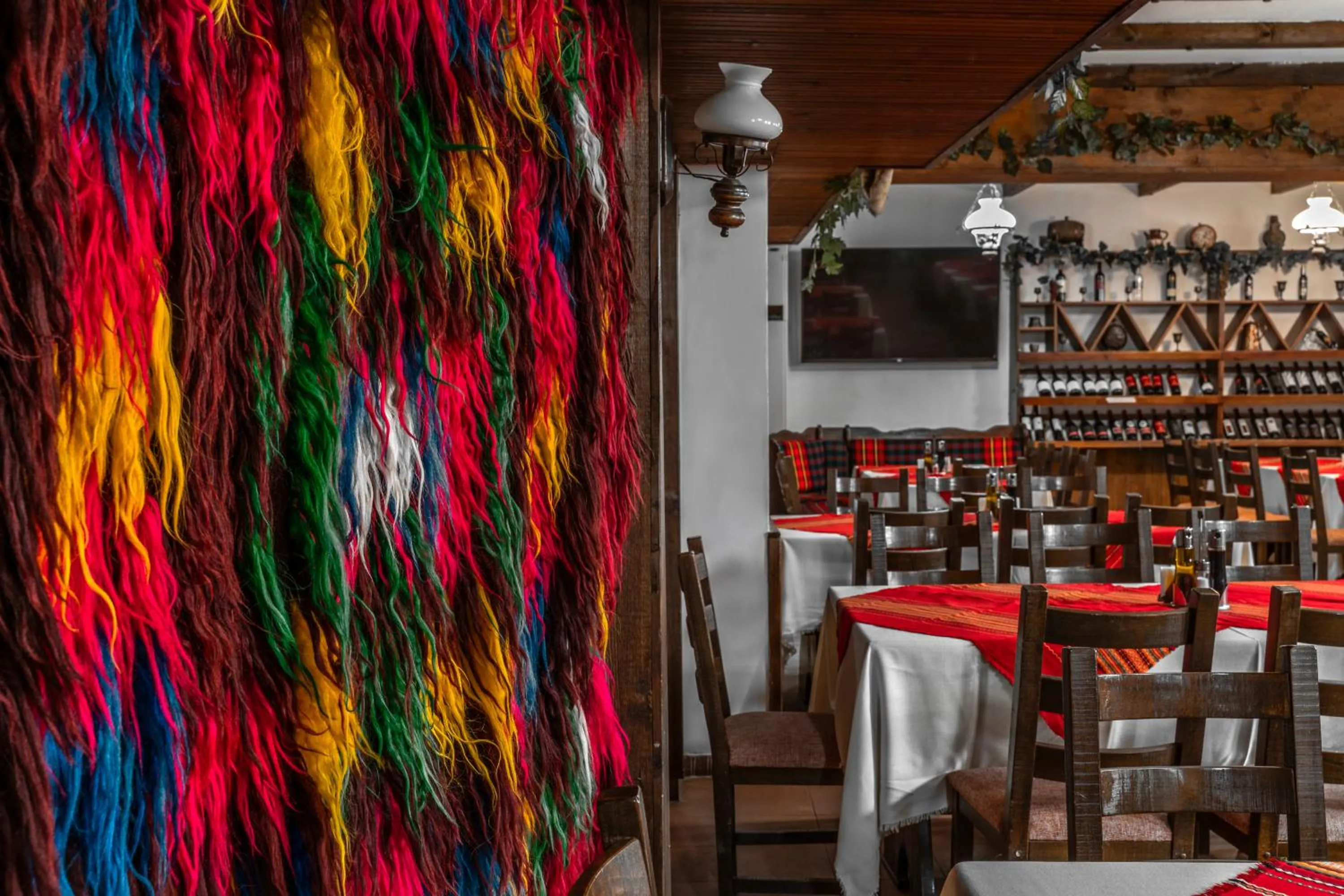 Restaurant/places to eat in Hotel Winpalace