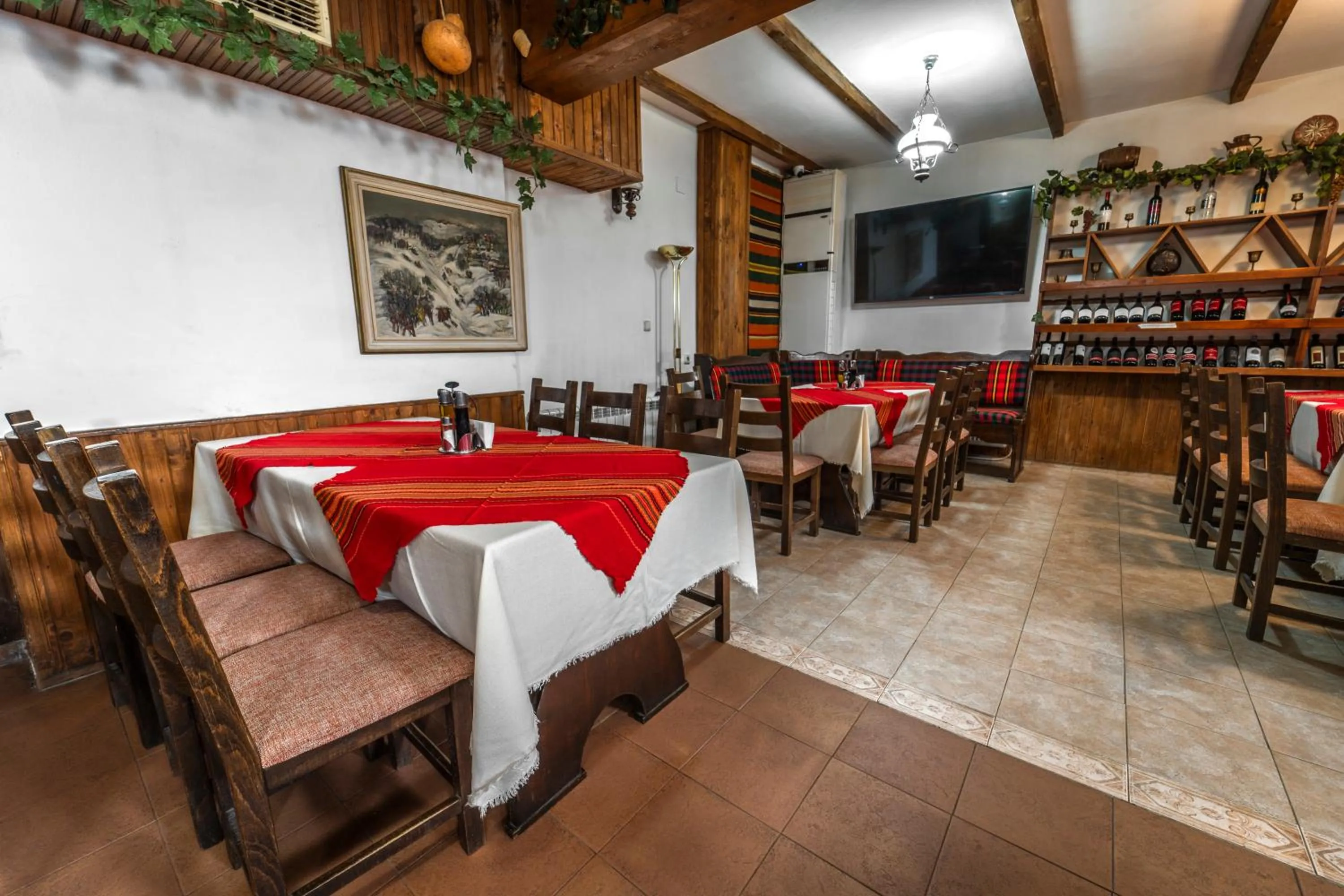Restaurant/places to eat in Hotel Winpalace