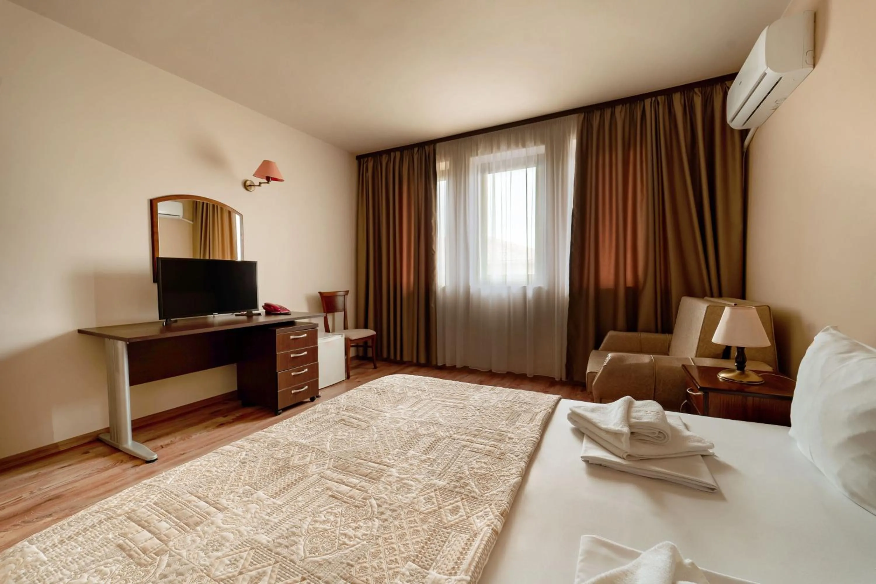 Photo of the whole room, Bed in Hotel Winpalace