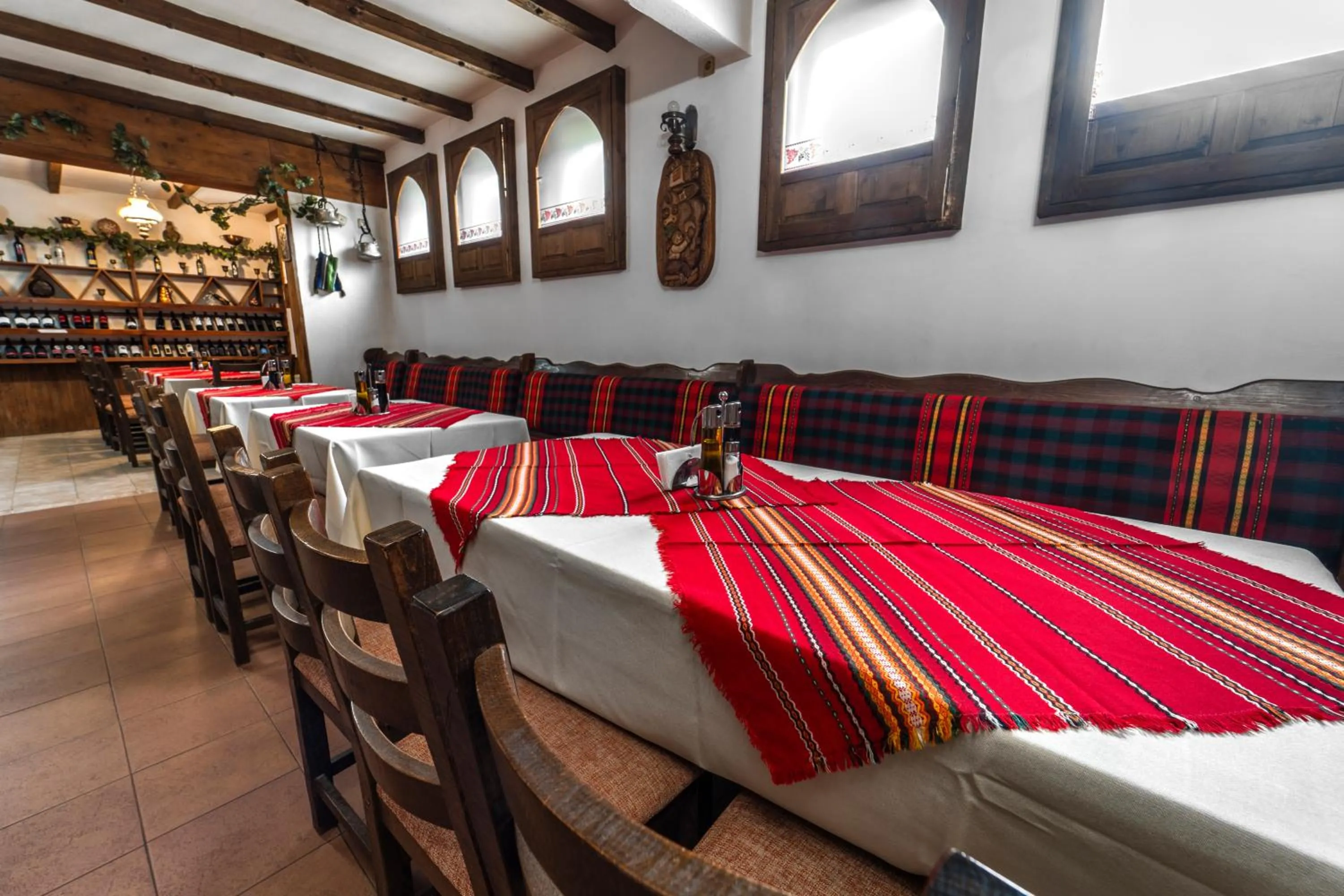 Restaurant/places to eat in Hotel Winpalace