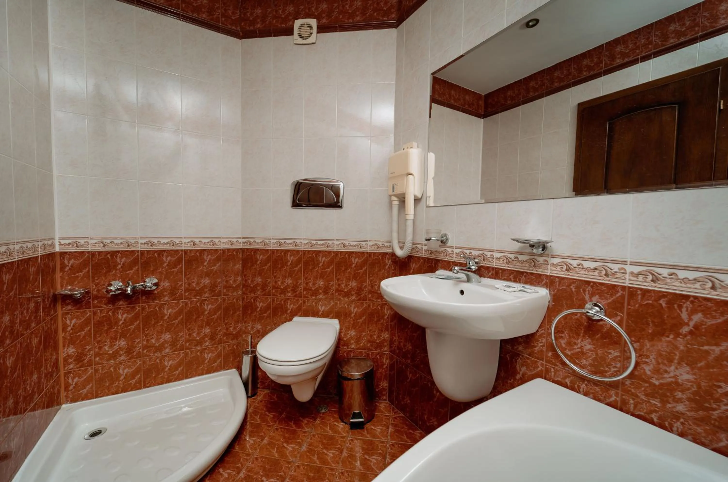 Shower in Hotel Winpalace