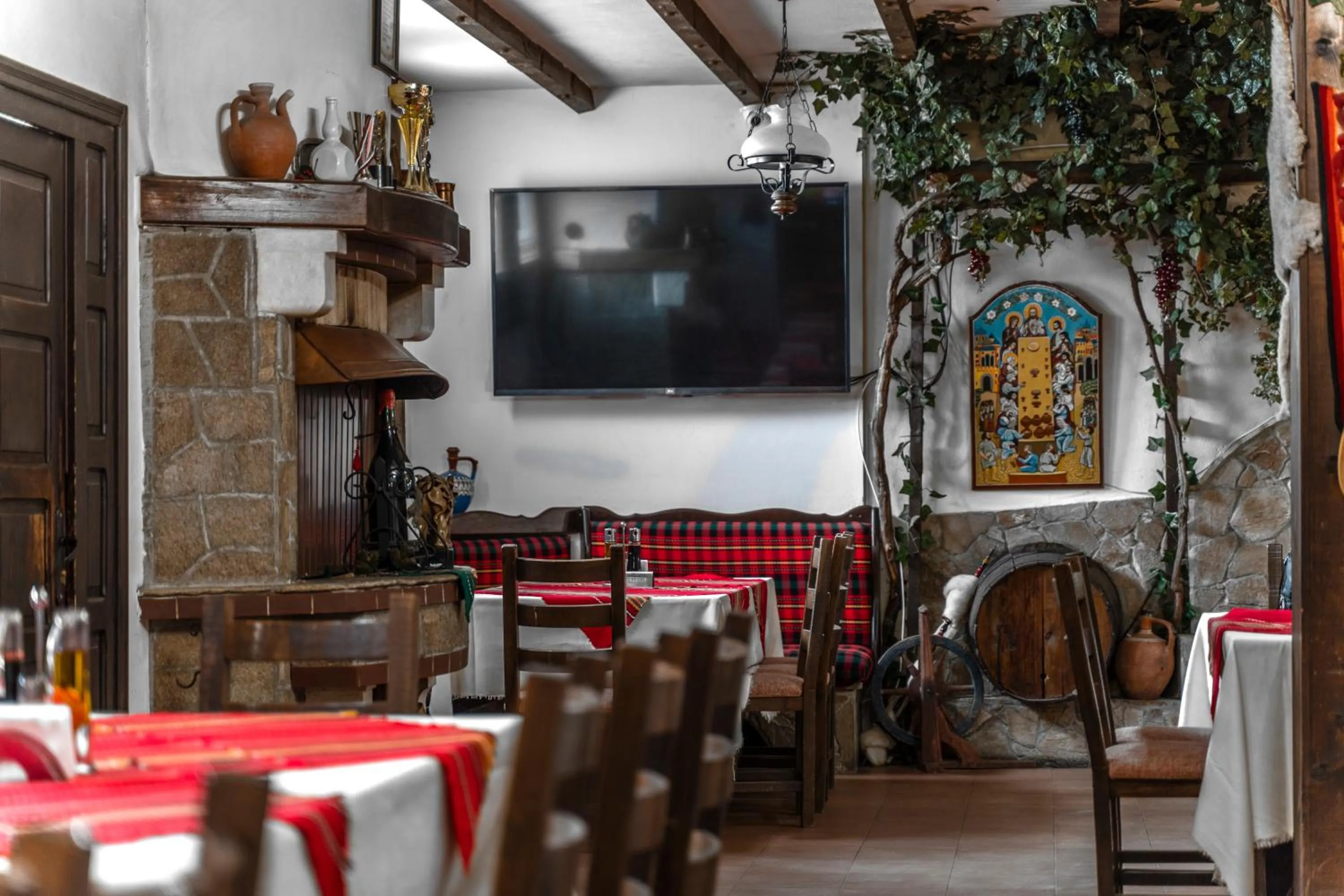 Restaurant/places to eat in Hotel Winpalace
