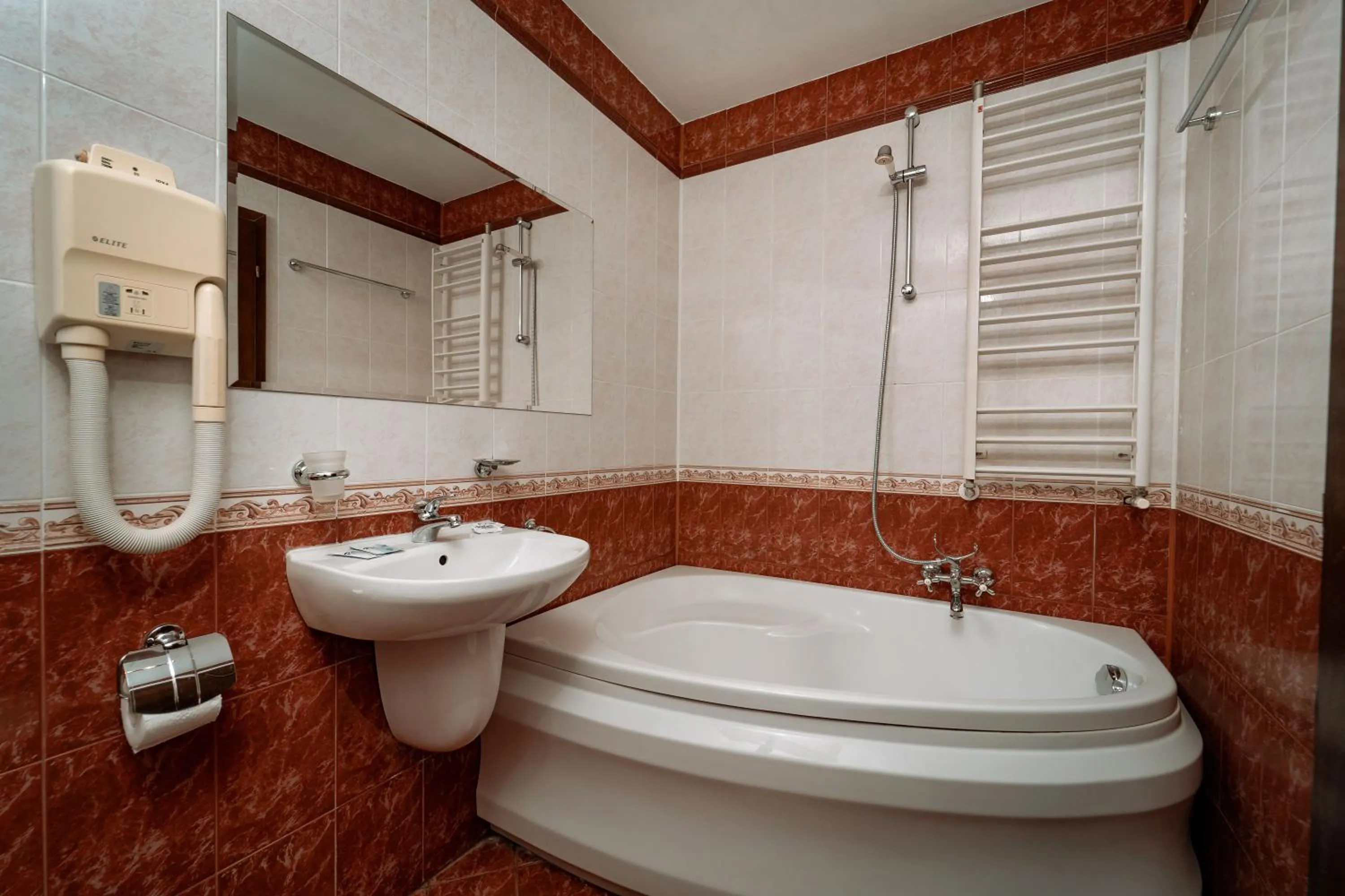 Shower in Hotel Winpalace