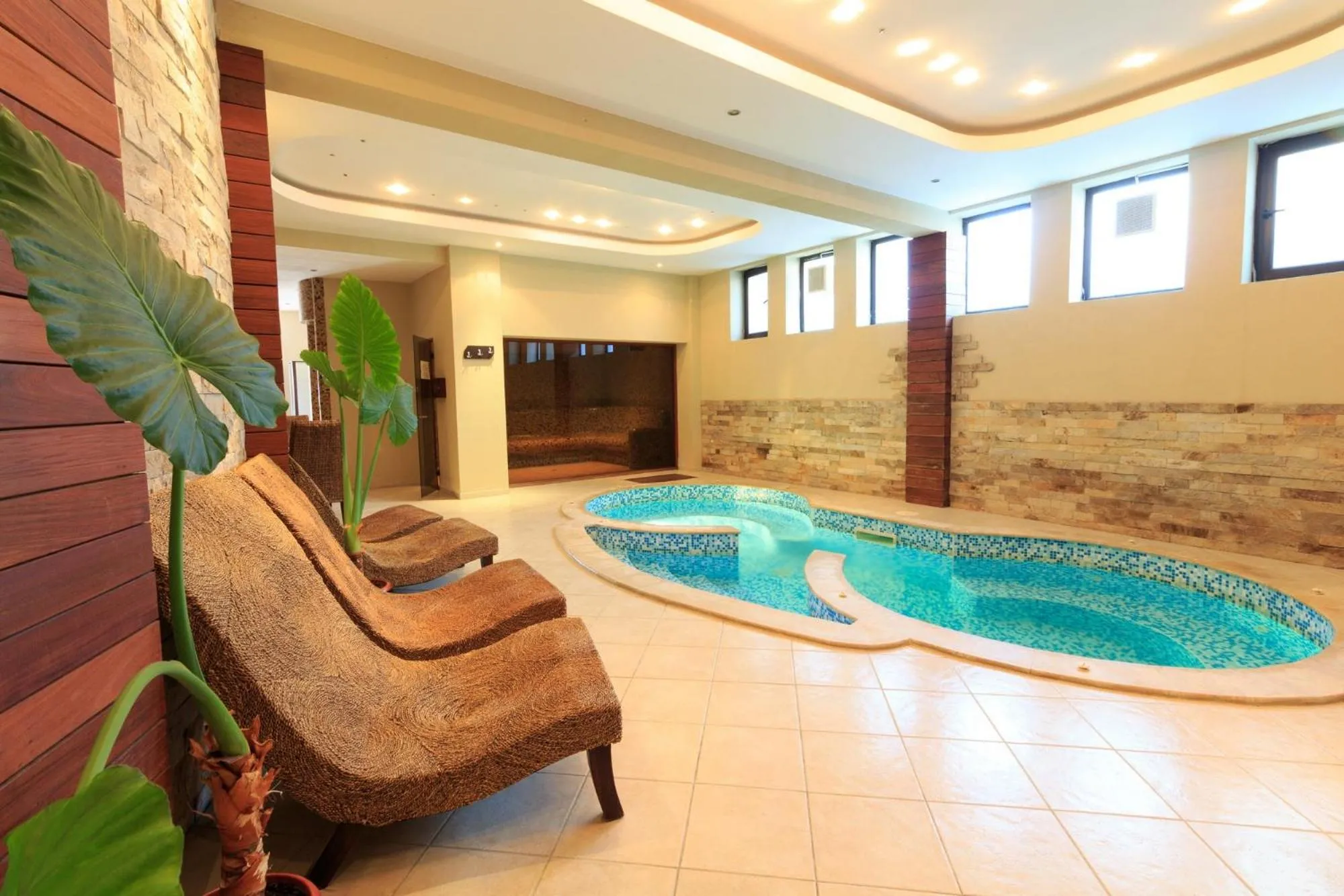 Swimming pool in Hotel Winpalace