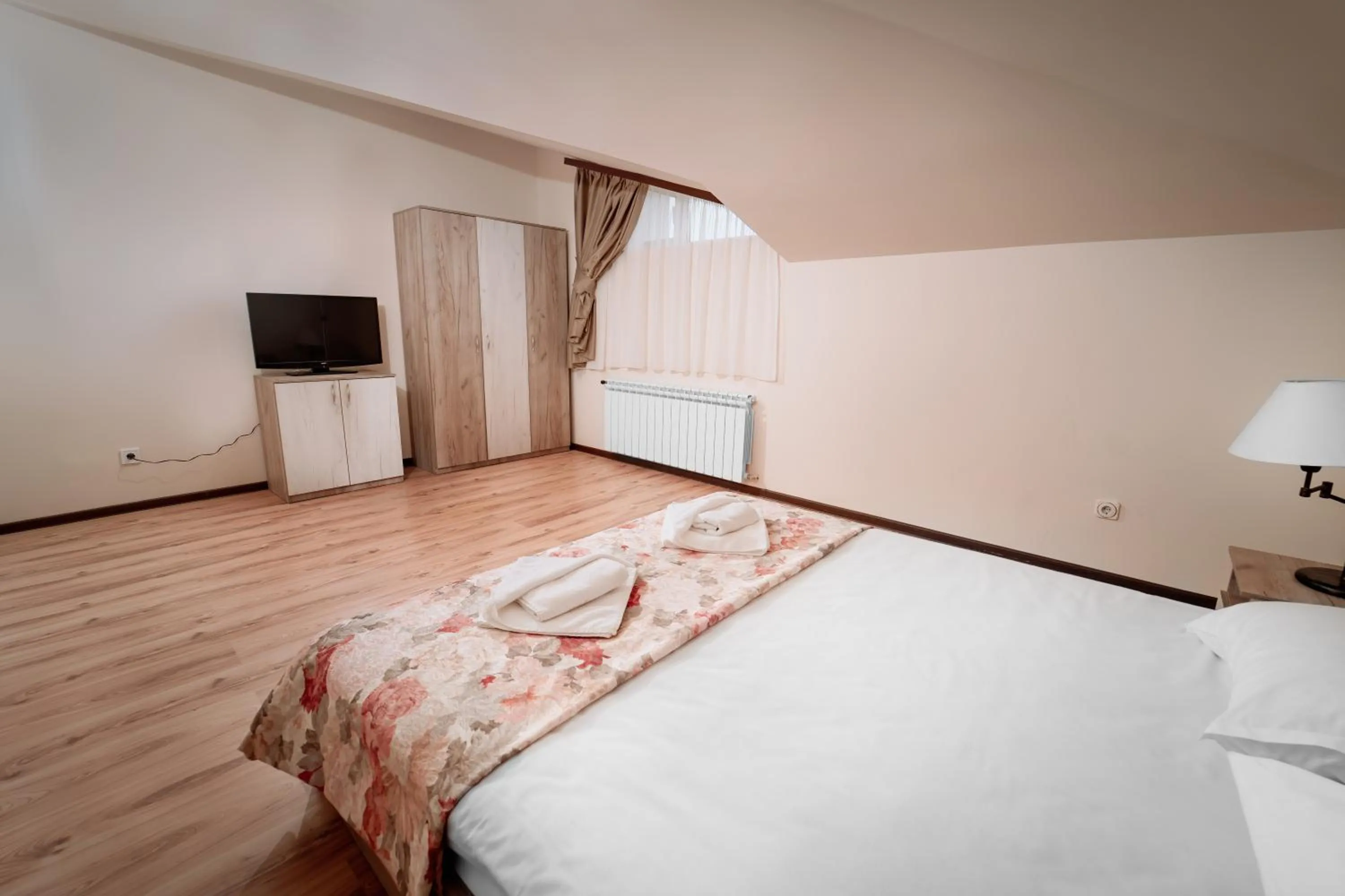 Photo of the whole room, Bed in Hotel Winpalace
