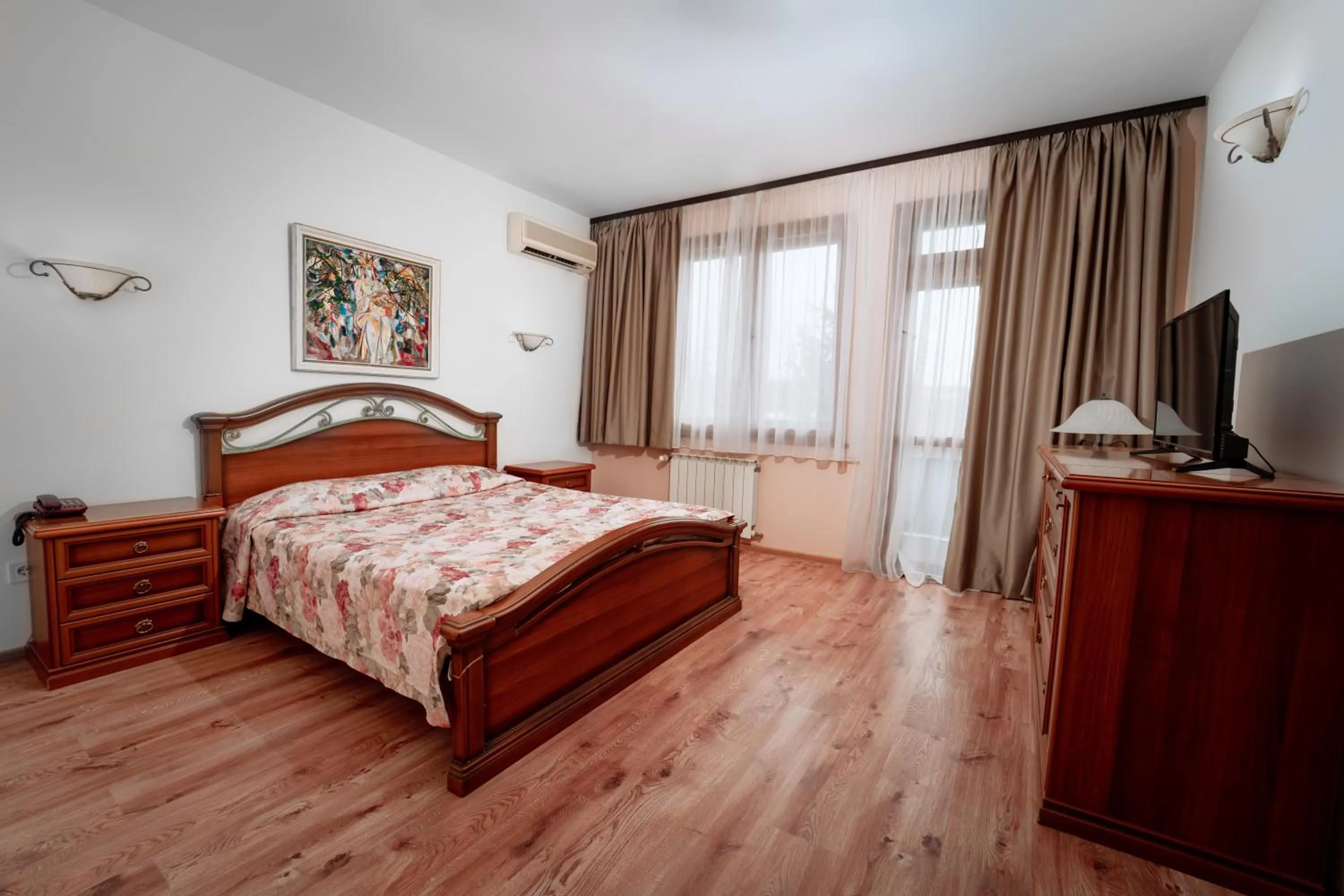 Photo of the whole room, Bed in Hotel Winpalace