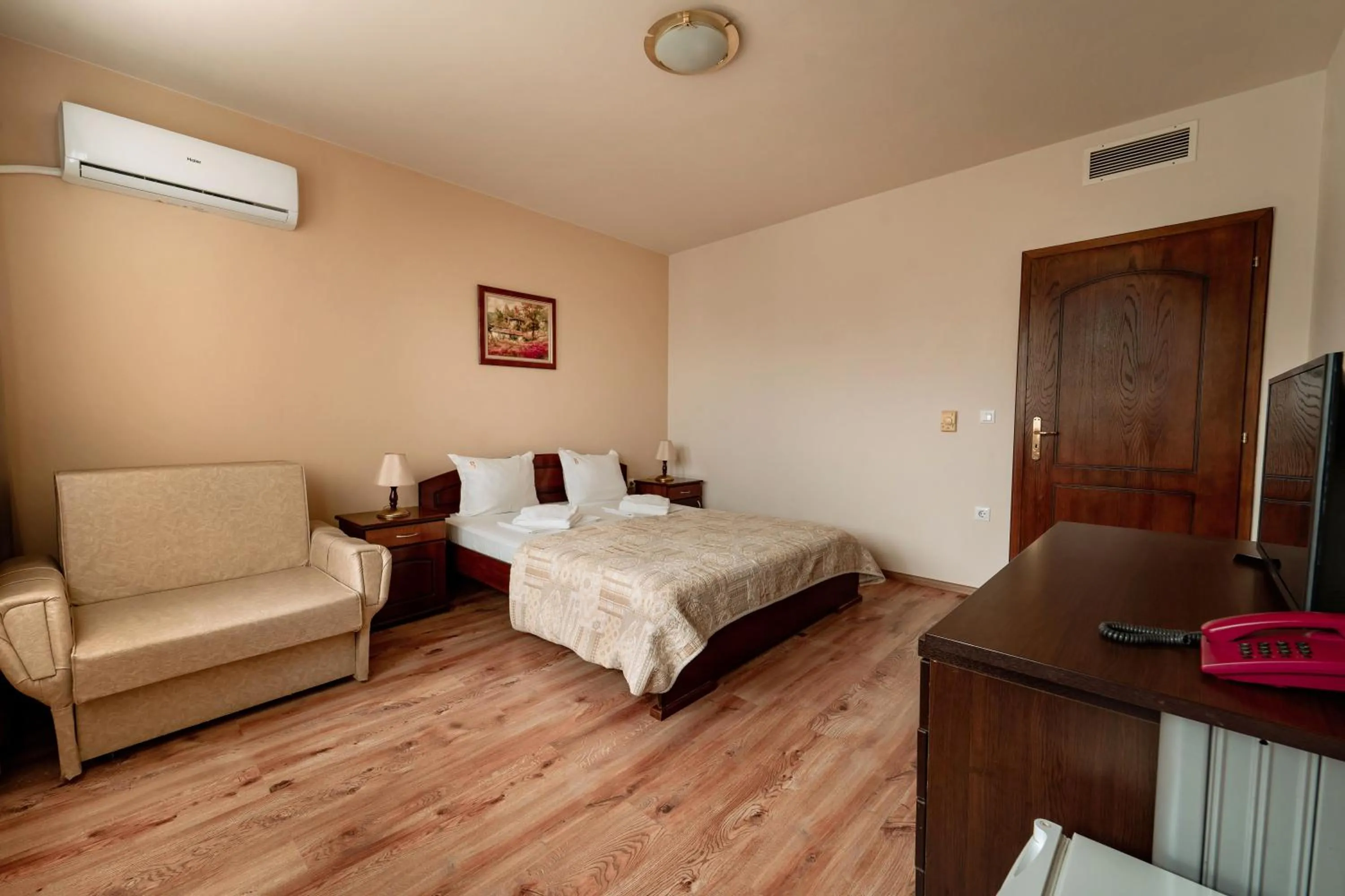 Photo of the whole room, Bed in Hotel Winpalace