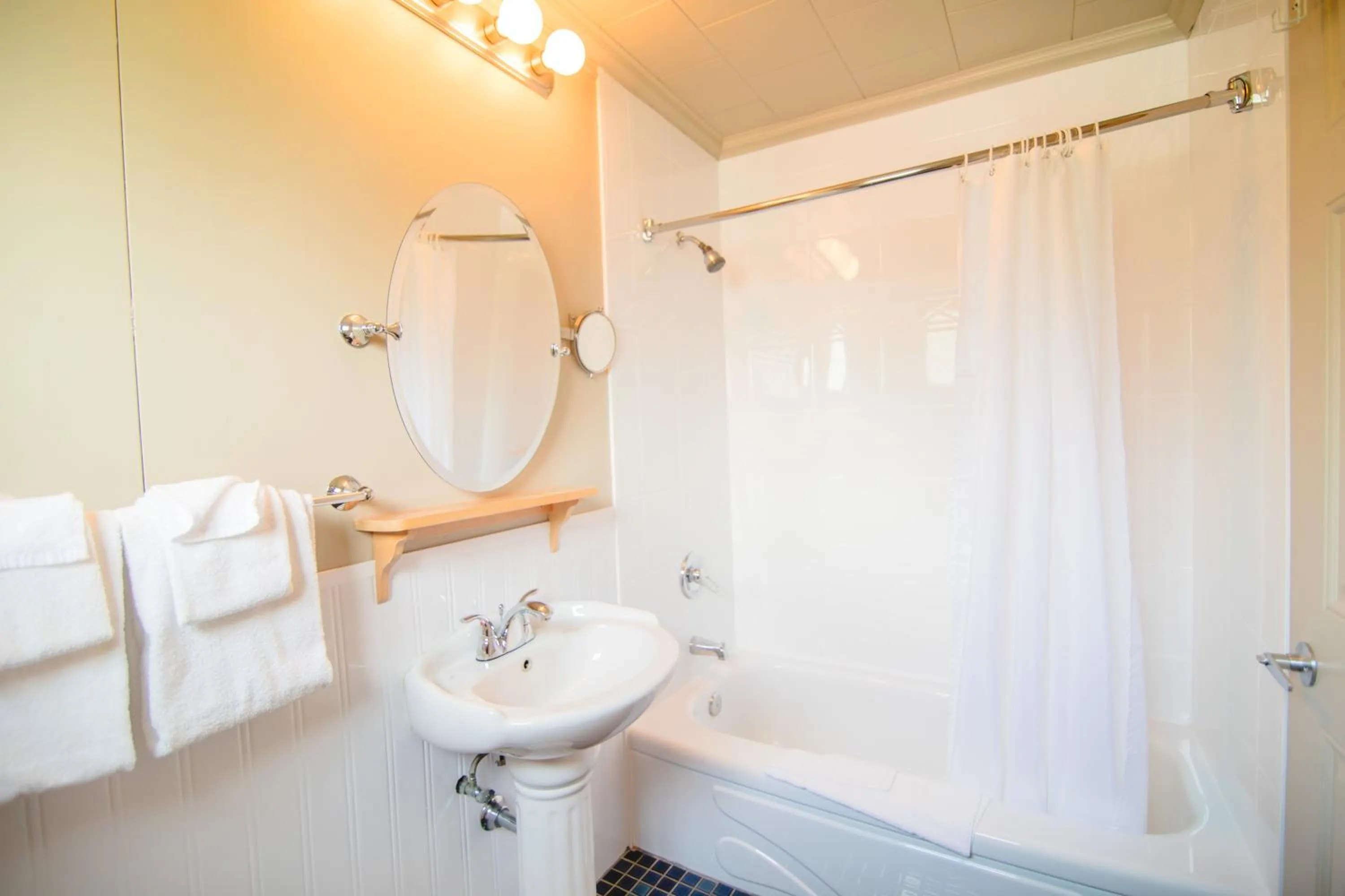 Riôtel Carleton-sur-Mer