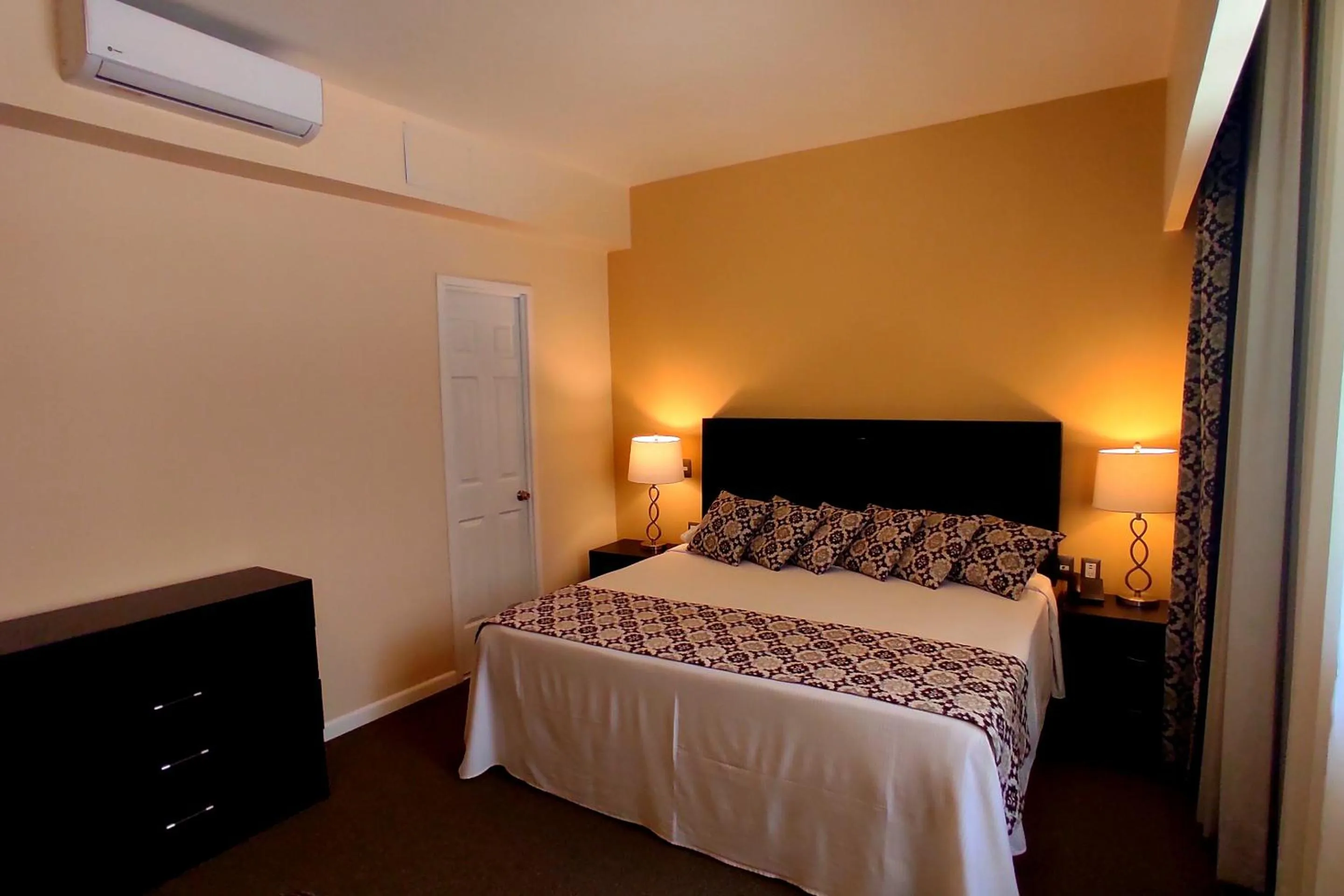 Bed in Hotel Real del Bosque Golf and Spa