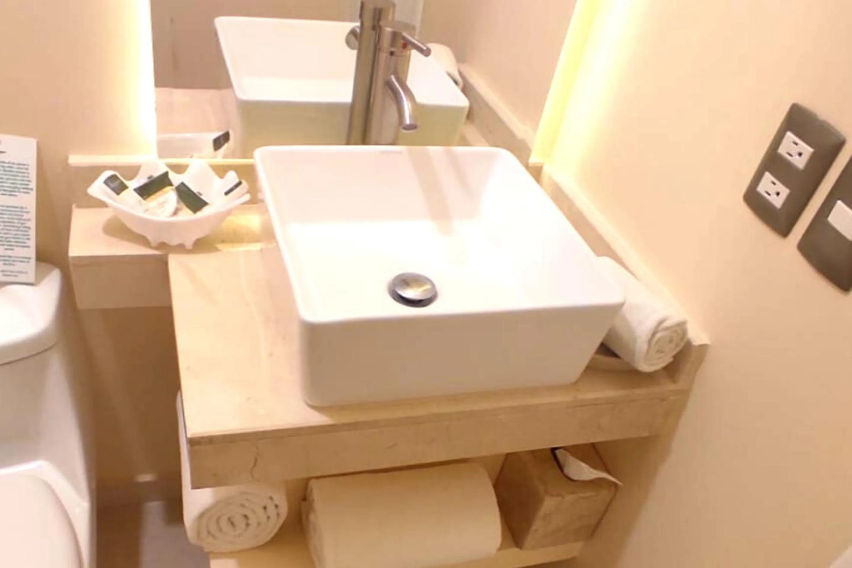 Bathroom in Hotel Real del Bosque Golf and Spa