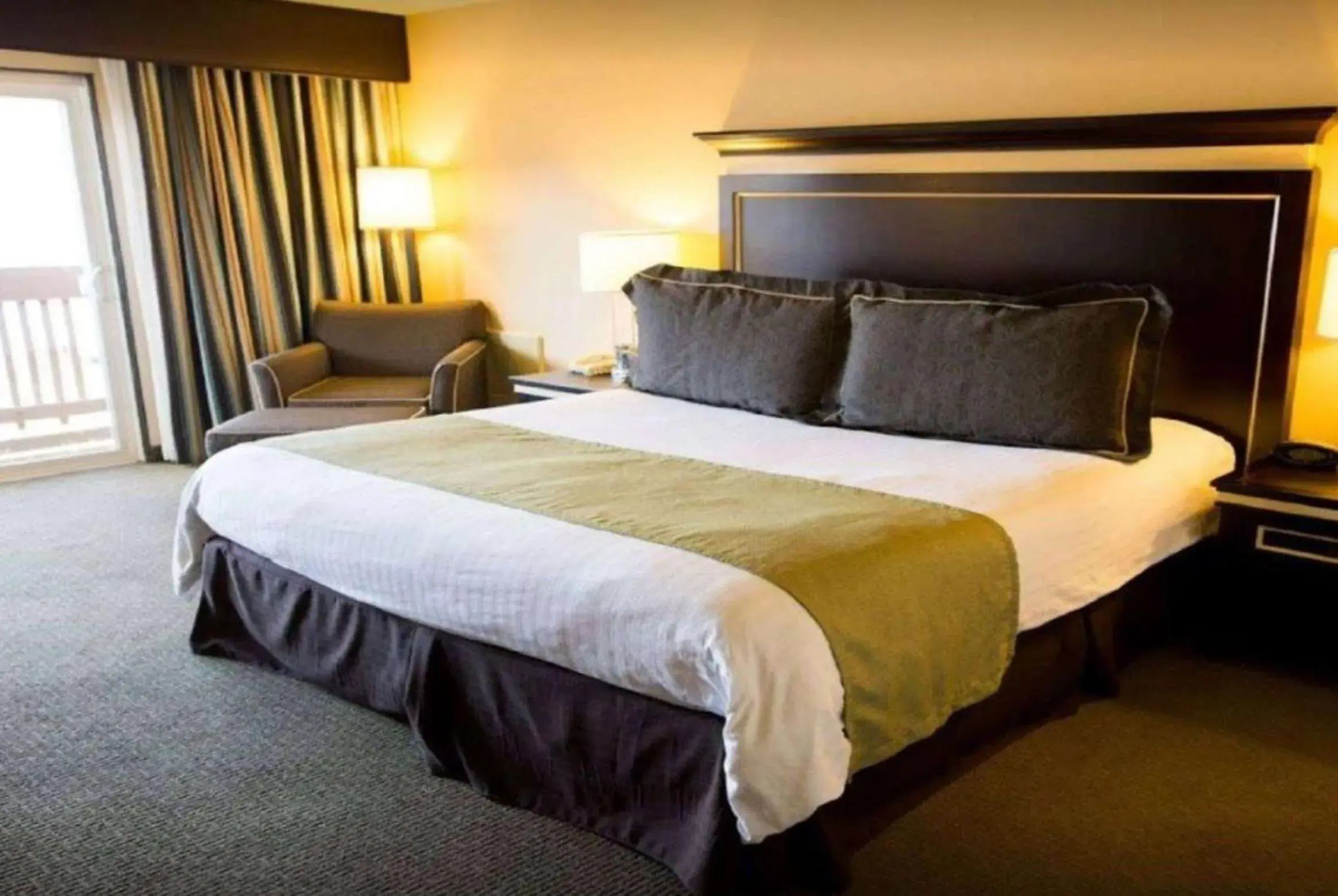 Photo of the whole room, Bed in Pacifica Lighthouse Hotel Trademark Collection by Wyndham Photo of the whole room, Bed in Pacifica Lighthouse Hotel Trademark Collection by Wyndham