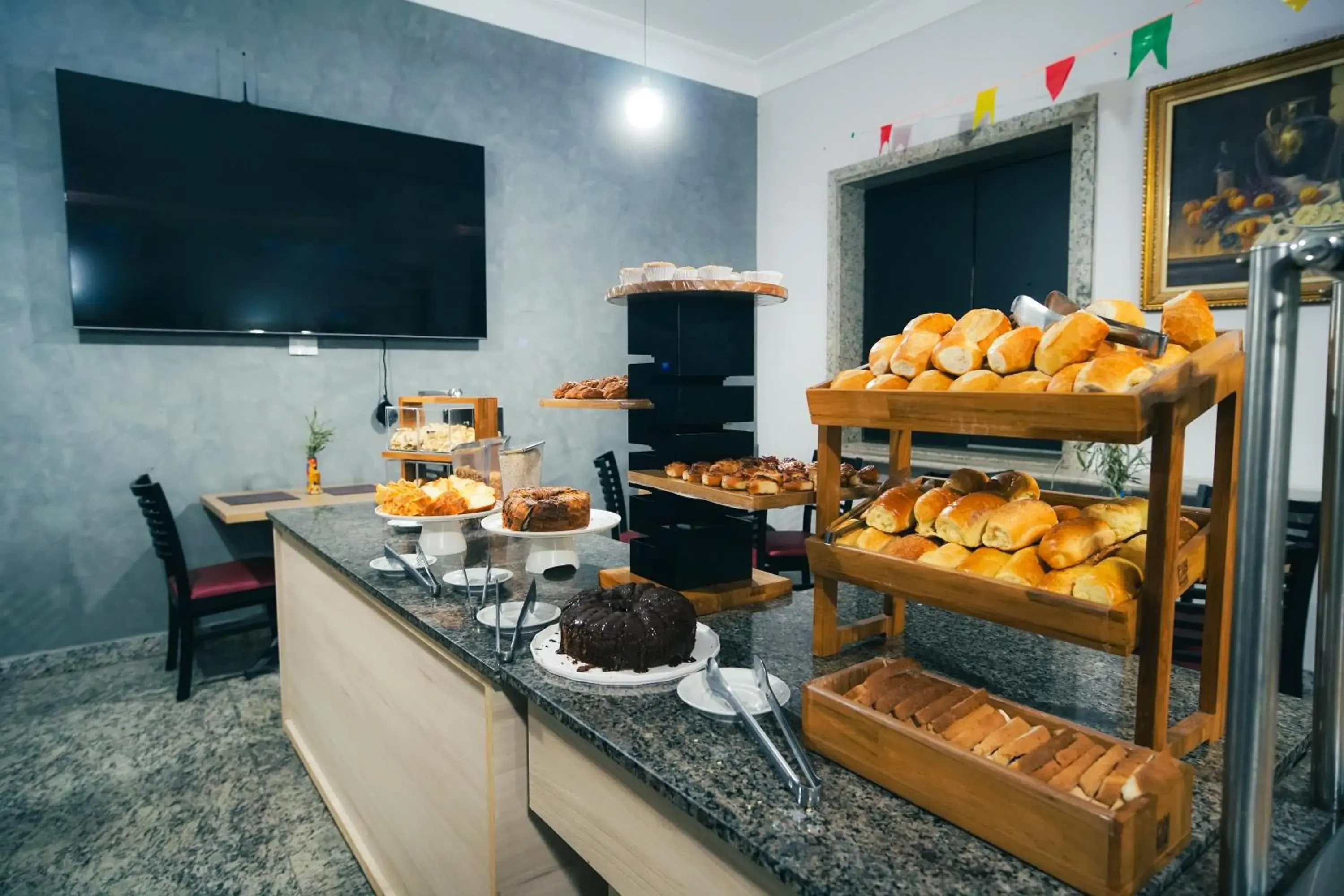 Restaurant/places to eat in Hotel Euro Suite Poços de Caldas By Nacional Inn Restaurant/places to eat in Hotel Euro Suite Poços de Caldas By Nacional Inn