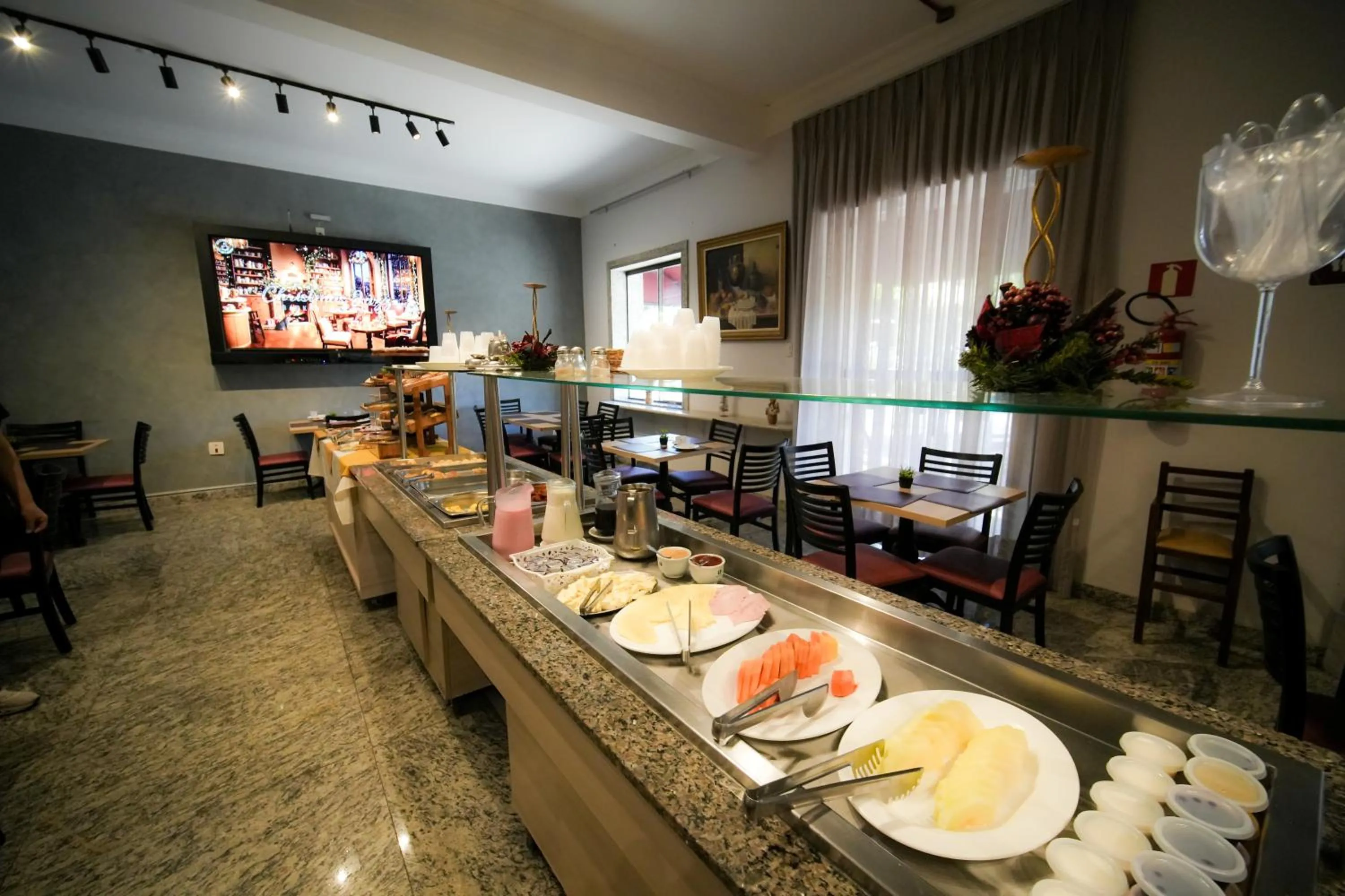 Breakfast in Hotel Euro Suite Poços de Caldas By Nacional Inn