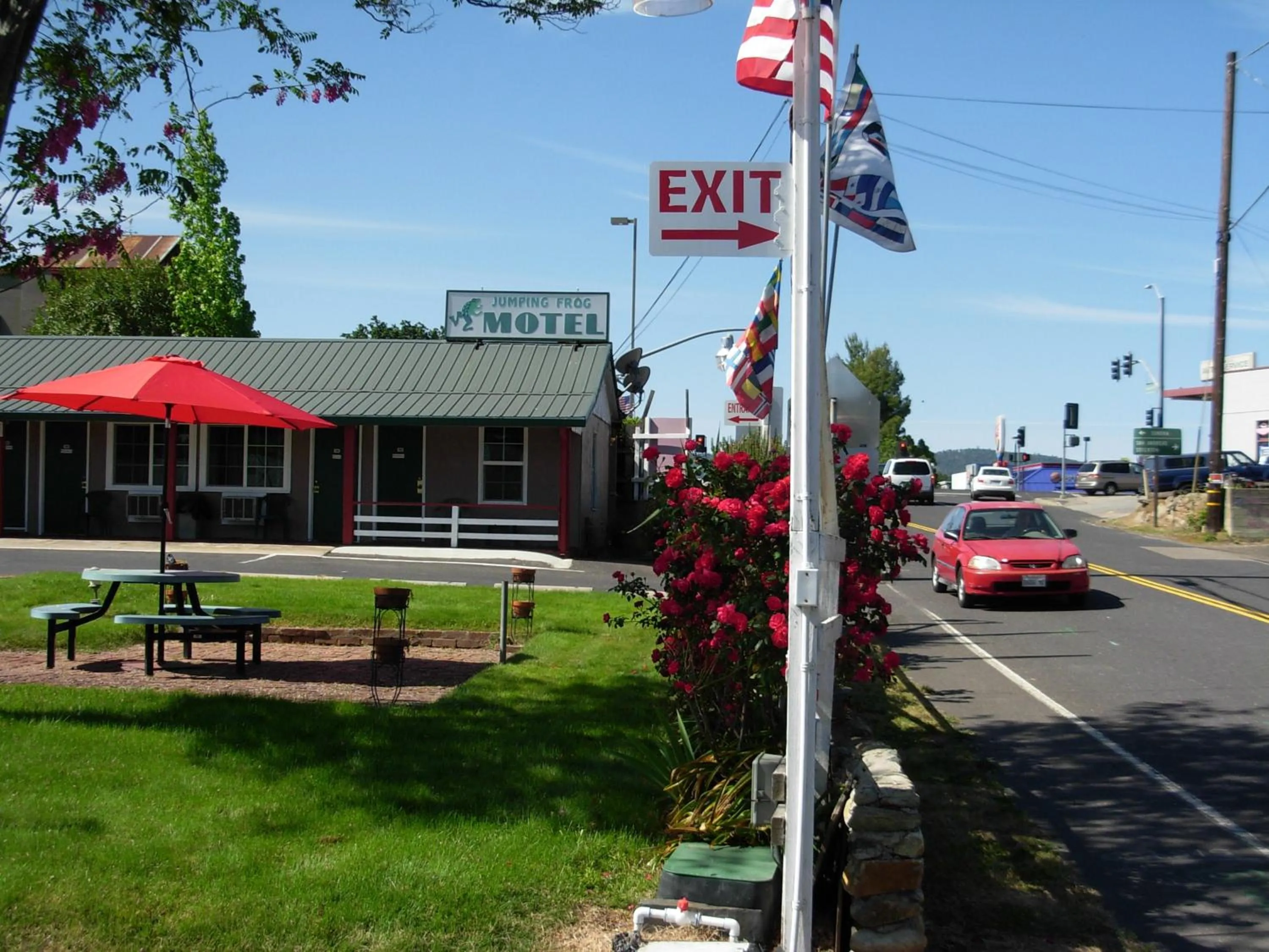 Street view in Jumping Frog Motel