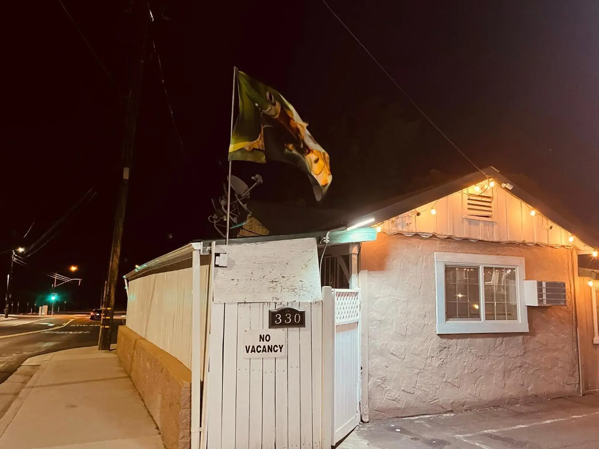 Property building in Jumping Frog Motel Property building in Jumping Frog Motel