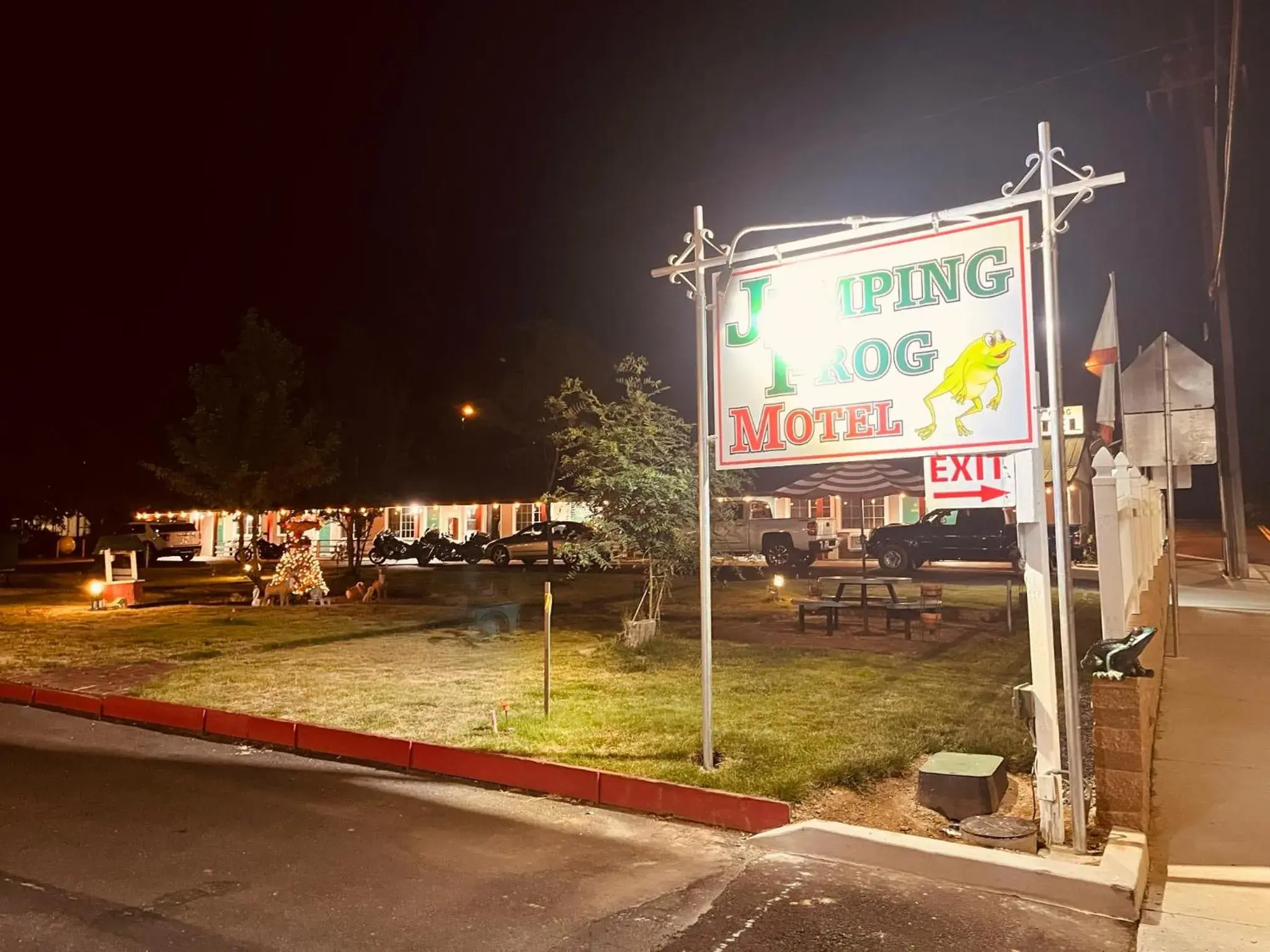 Property logo or sign in Jumping Frog Motel Property logo or sign in Jumping Frog Motel