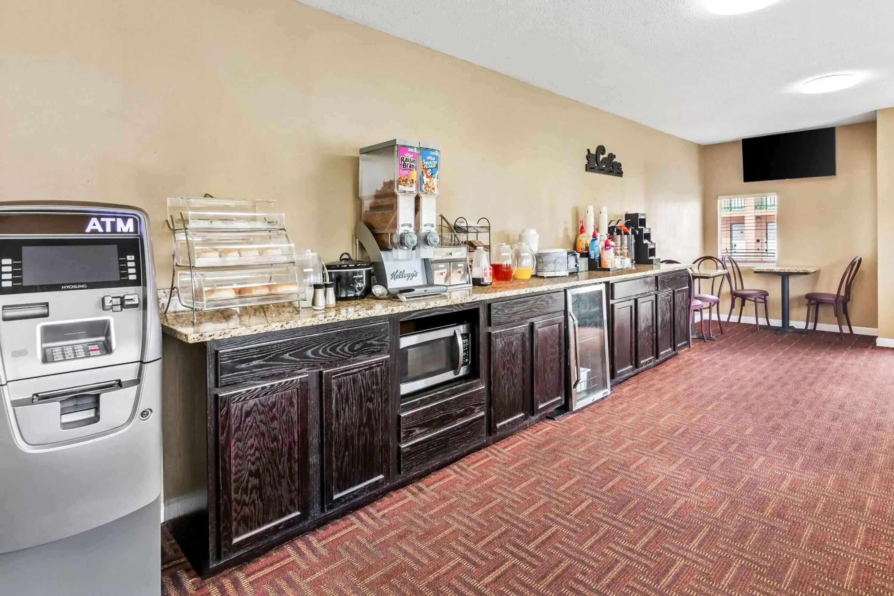 Property building in Super 8 by Wyndham Columbia/Ft. Jackson SC Property building in Super 8 by Wyndham Columbia/Ft. Jackson SC