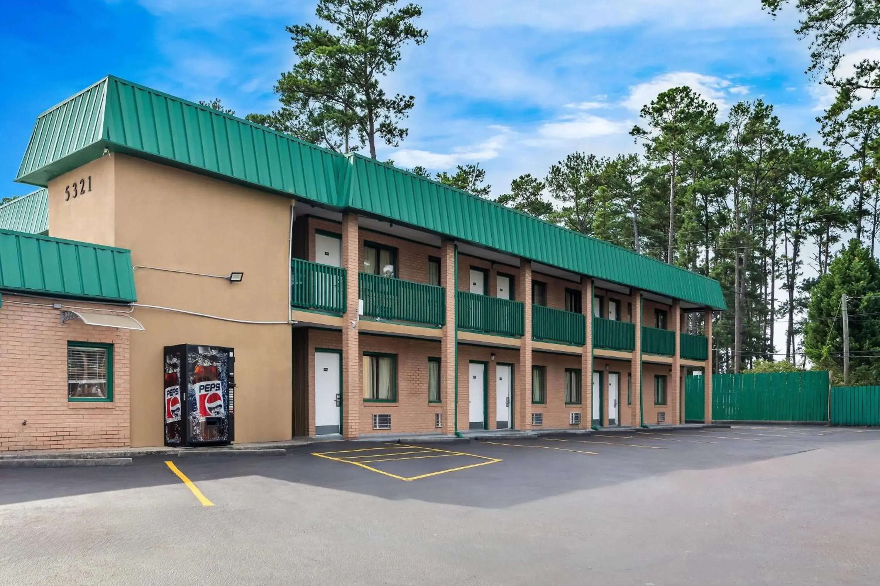 Property building in Super 8 by Wyndham Columbia/Ft. Jackson SC Property building in Super 8 by Wyndham Columbia/Ft. Jackson SC