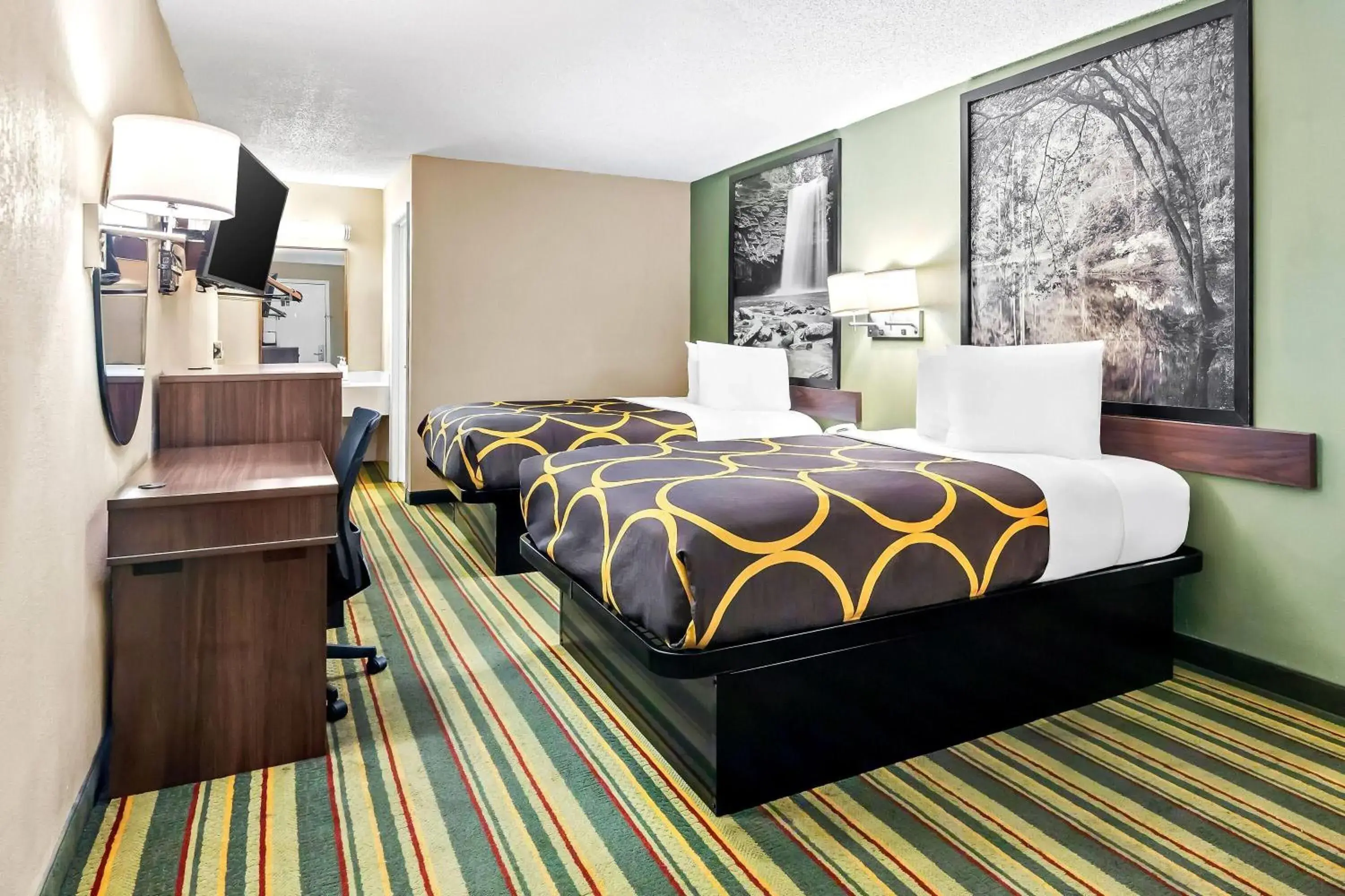 Bed in Super 8 by Wyndham Columbia/Ft. Jackson SC Bed in Super 8 by Wyndham Columbia/Ft. Jackson SC