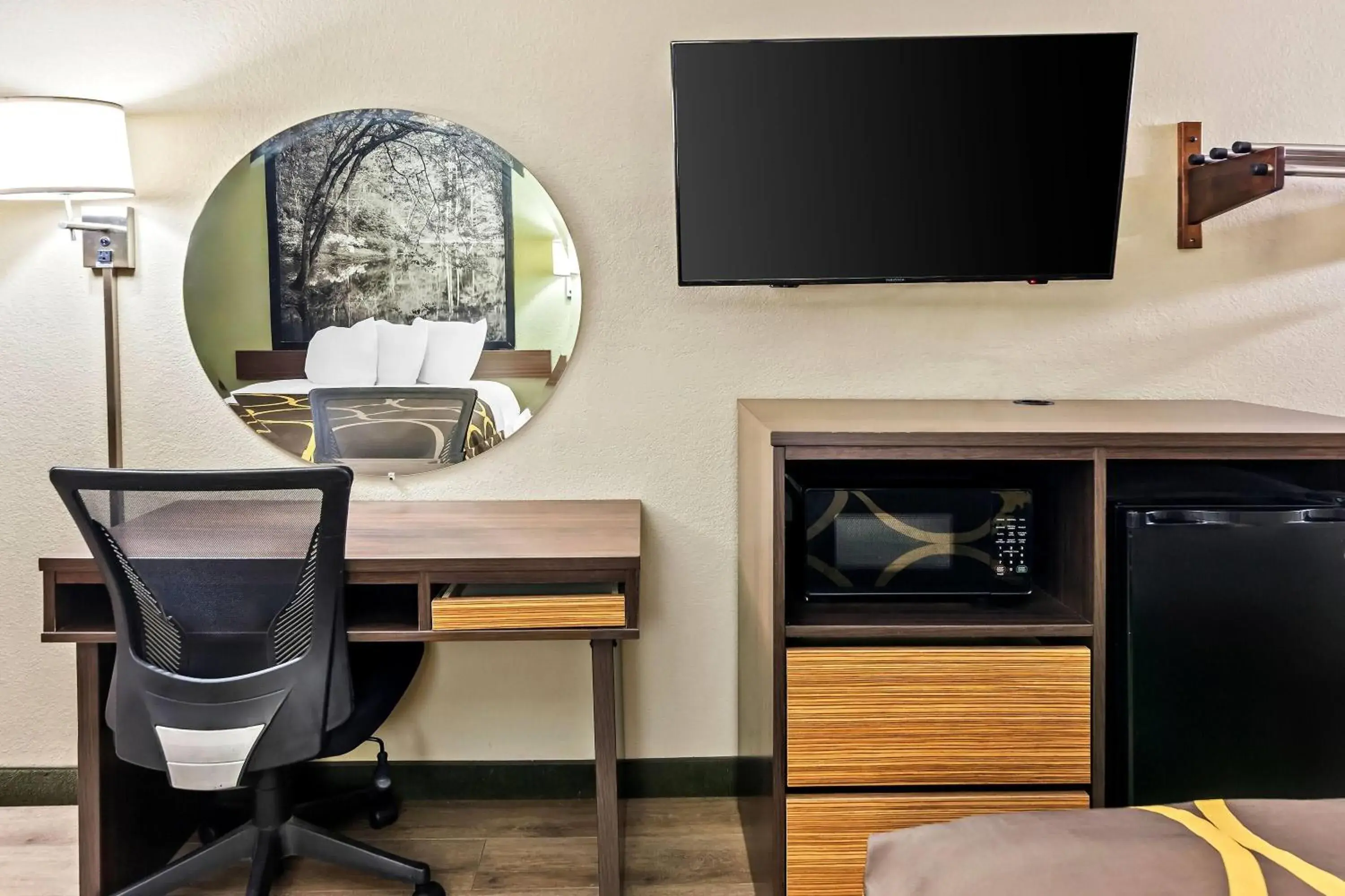 Bed in Super 8 by Wyndham Columbia/Ft. Jackson SC Bed in Super 8 by Wyndham Columbia/Ft. Jackson SC